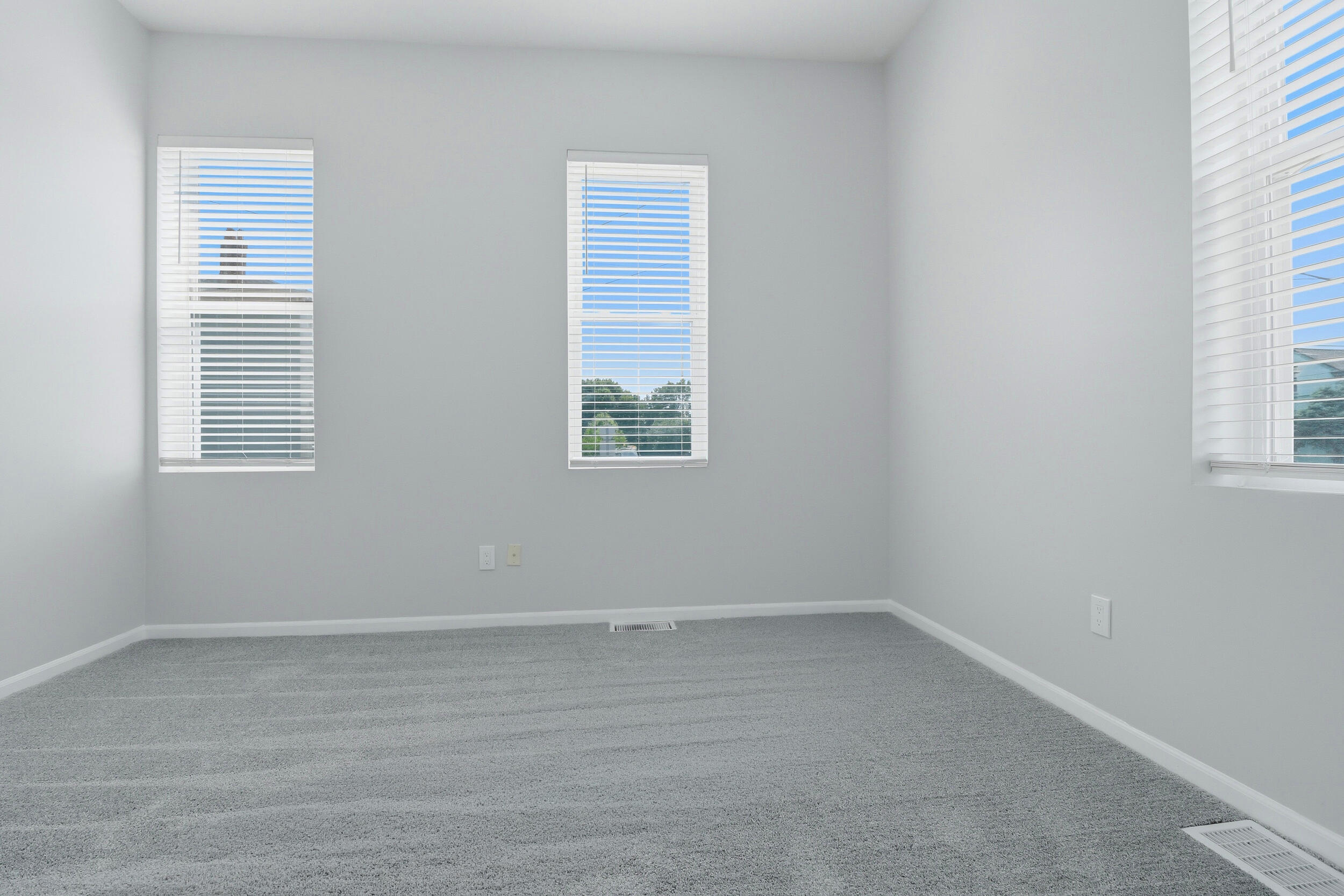 329 Berry Avenue Property Photo 10