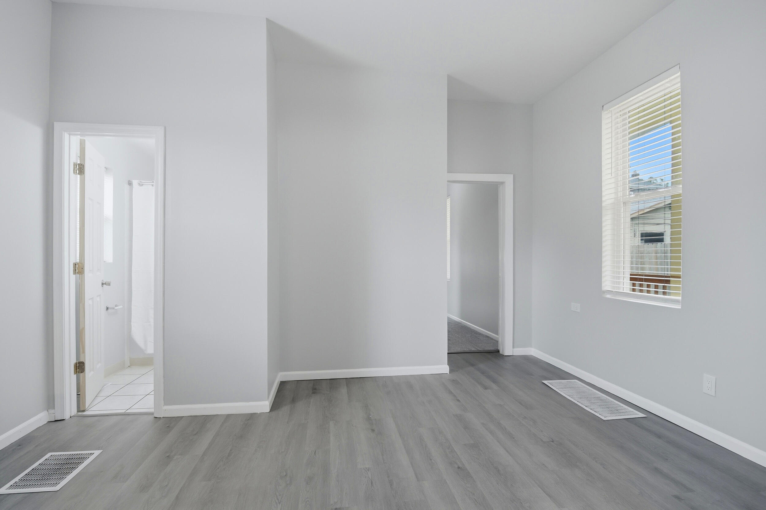 329 Berry Avenue Property Photo 14