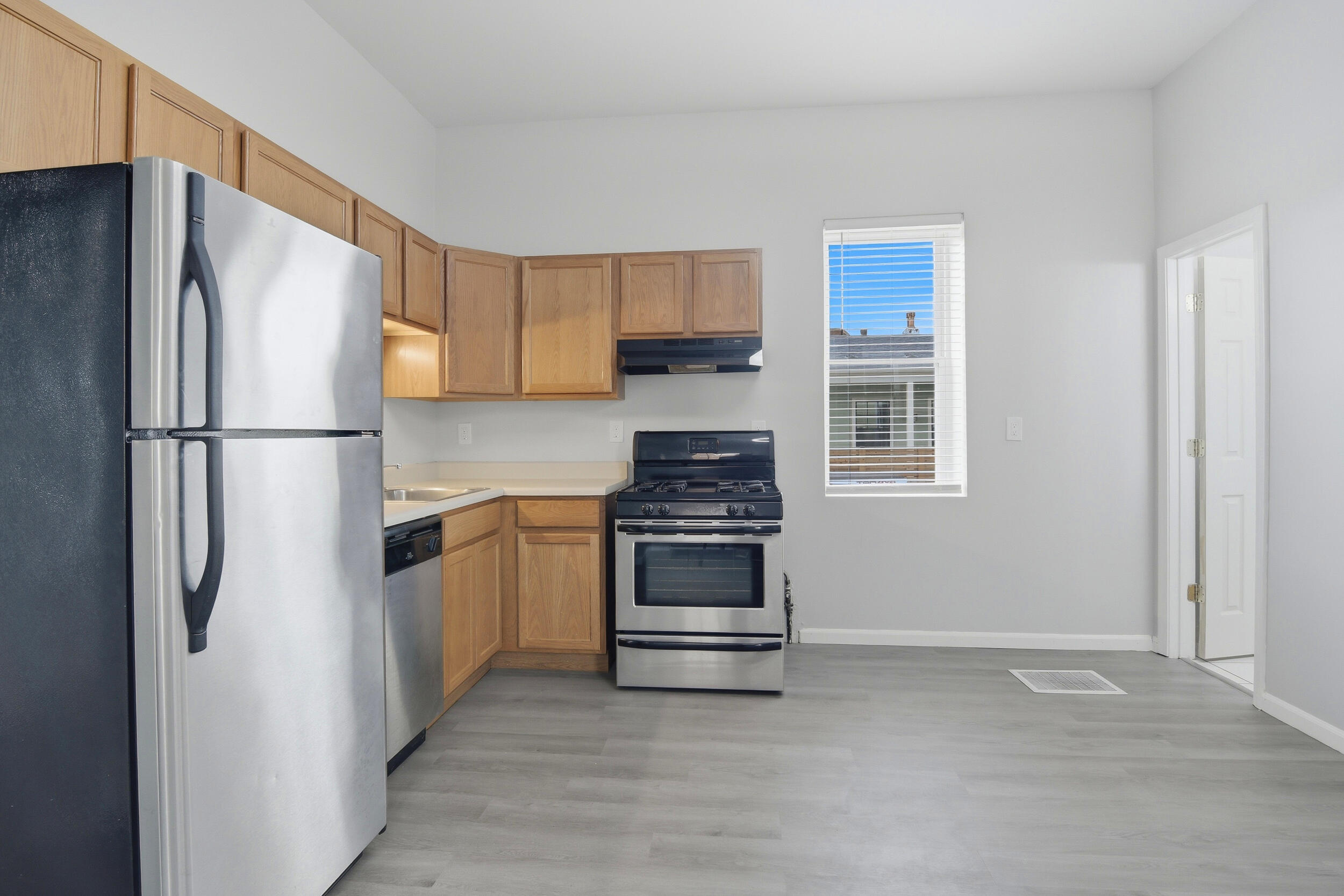 329 Berry Avenue Property Photo 16
