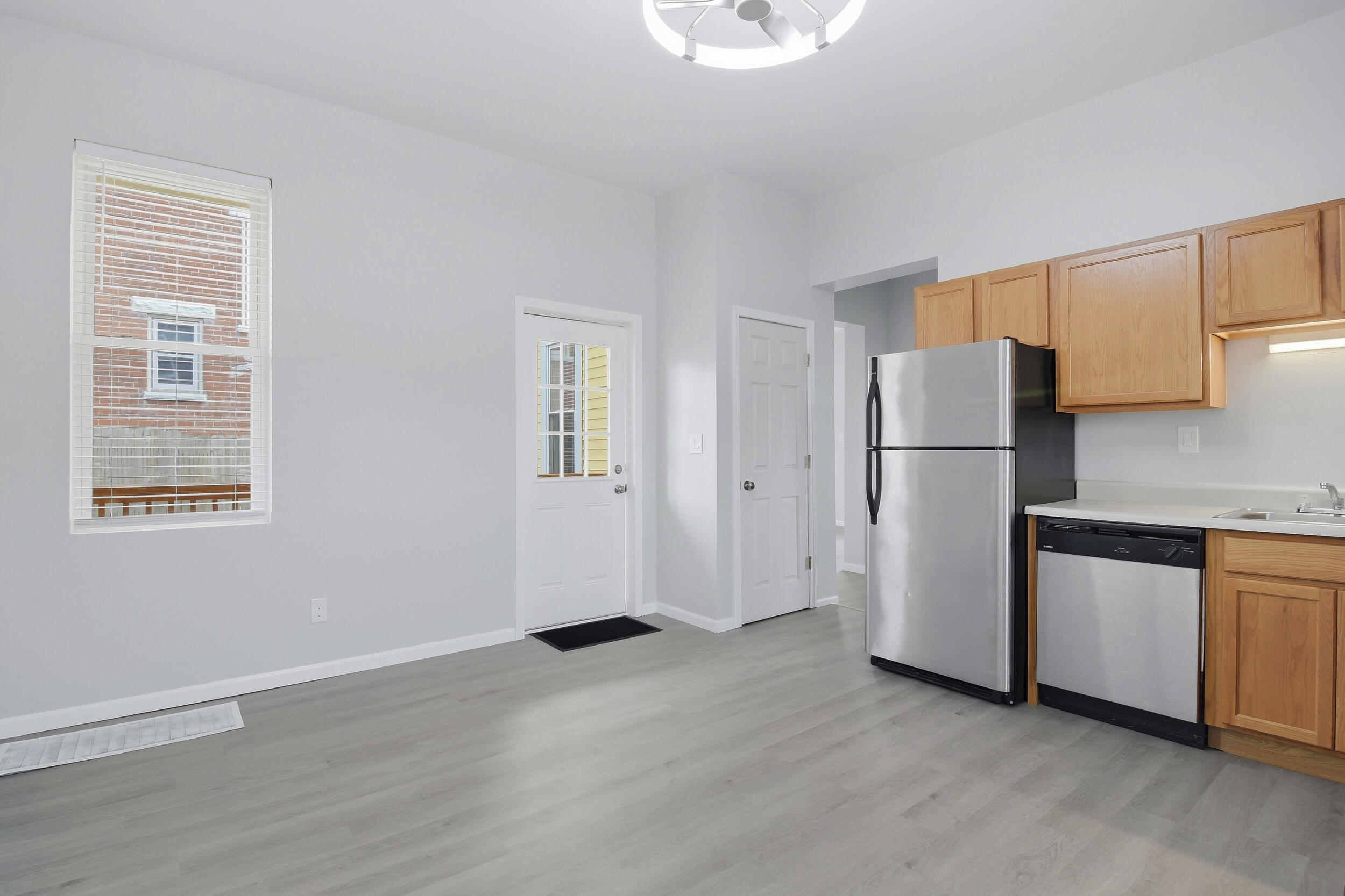 329 Berry Avenue Property Photo 17