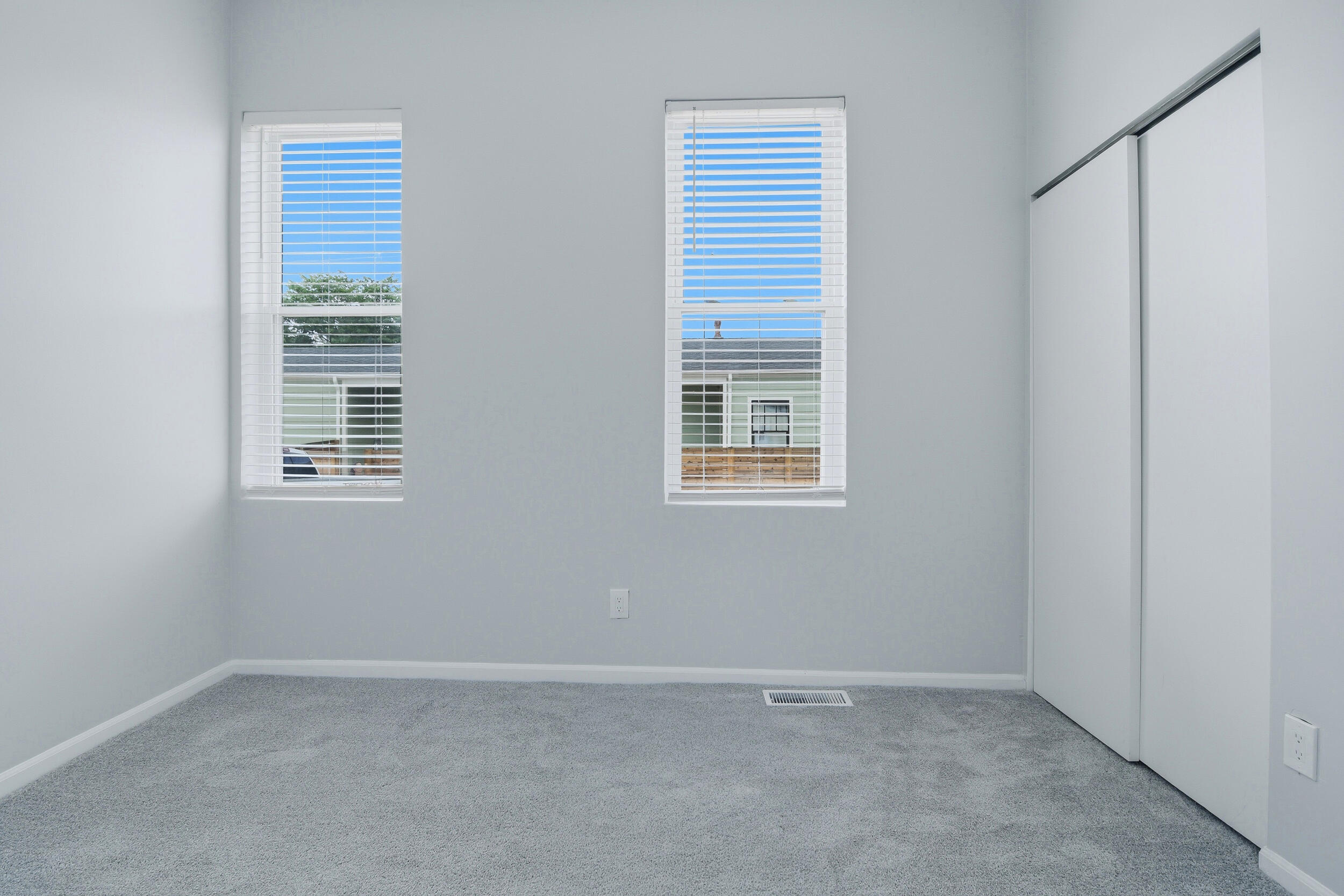 329 Berry Avenue Property Photo 21