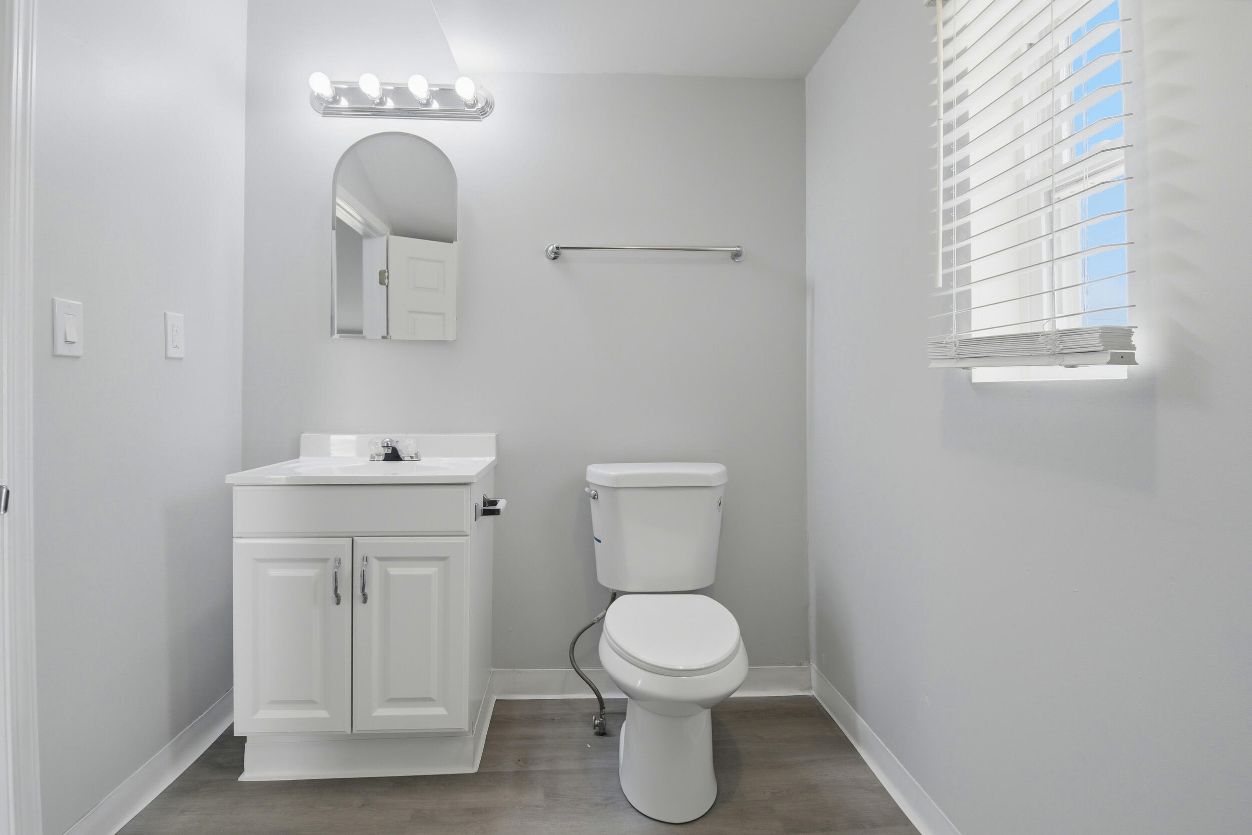 329 Berry Avenue Property Photo 25
