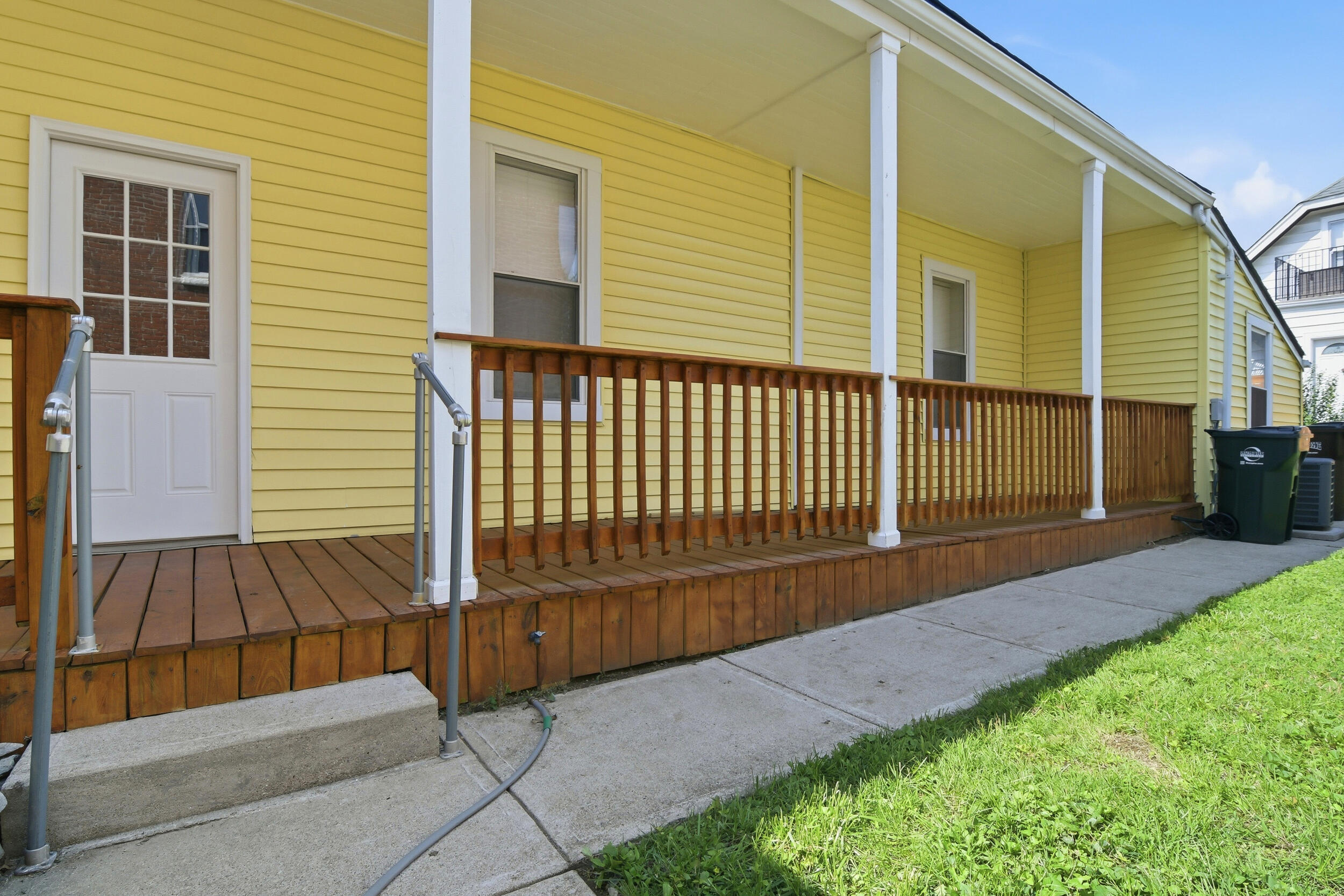 329 Berry Avenue Property Photo 28