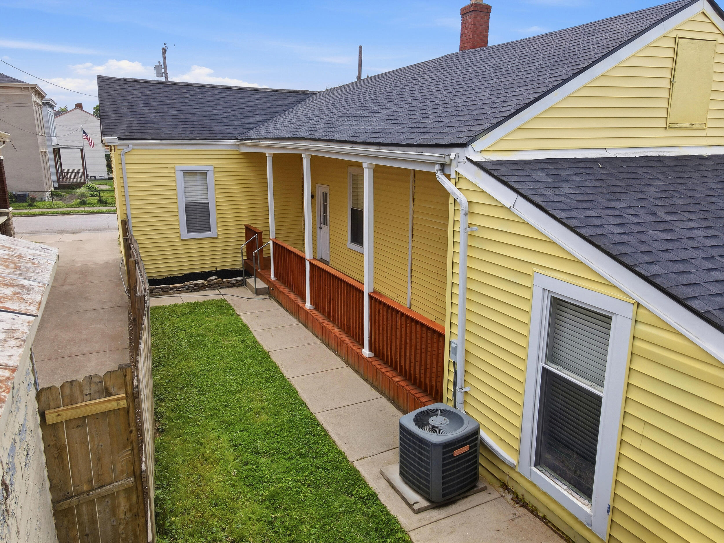 329 Berry Avenue Property Photo 30