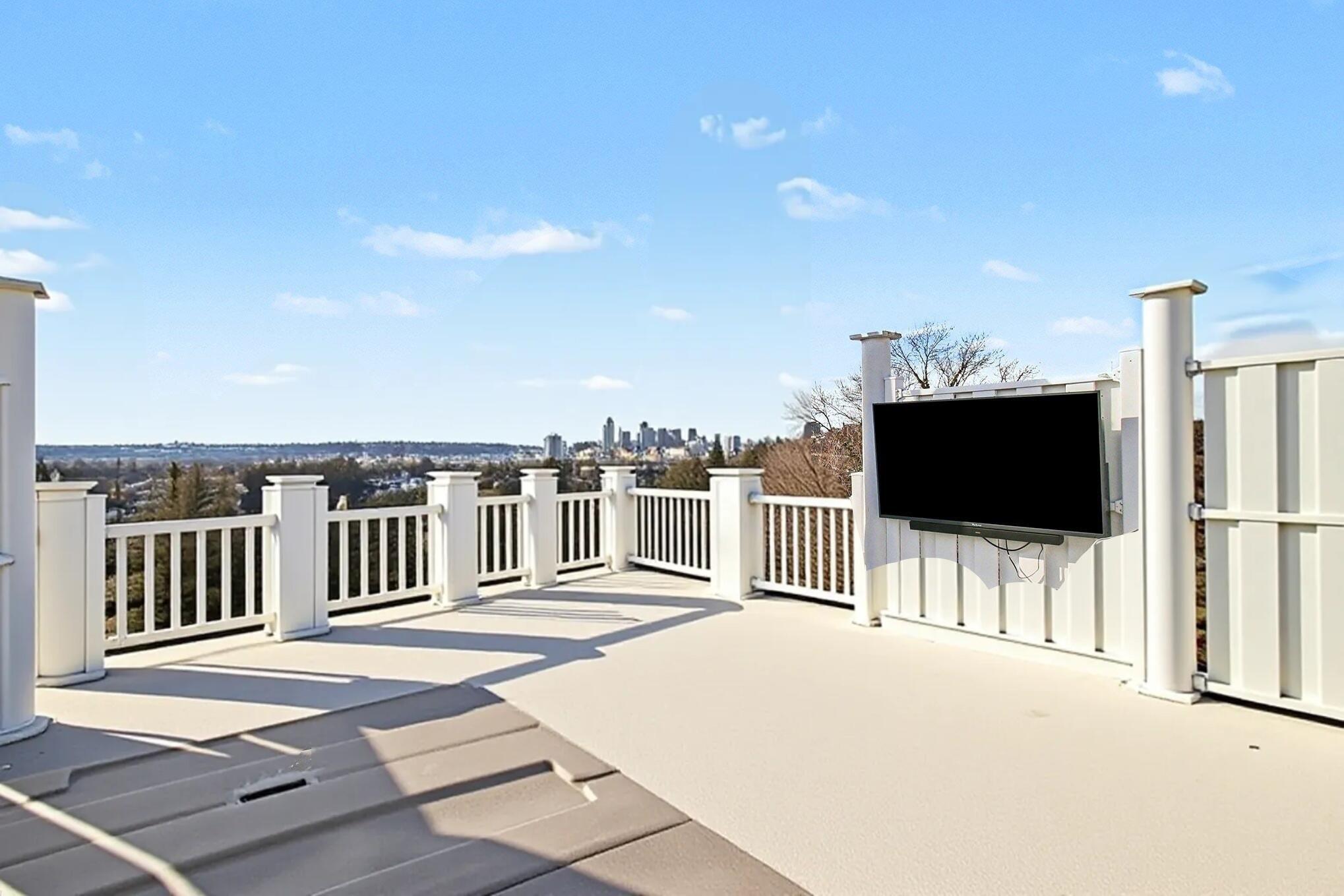 484 Van Voast Avenue Property Photo 2