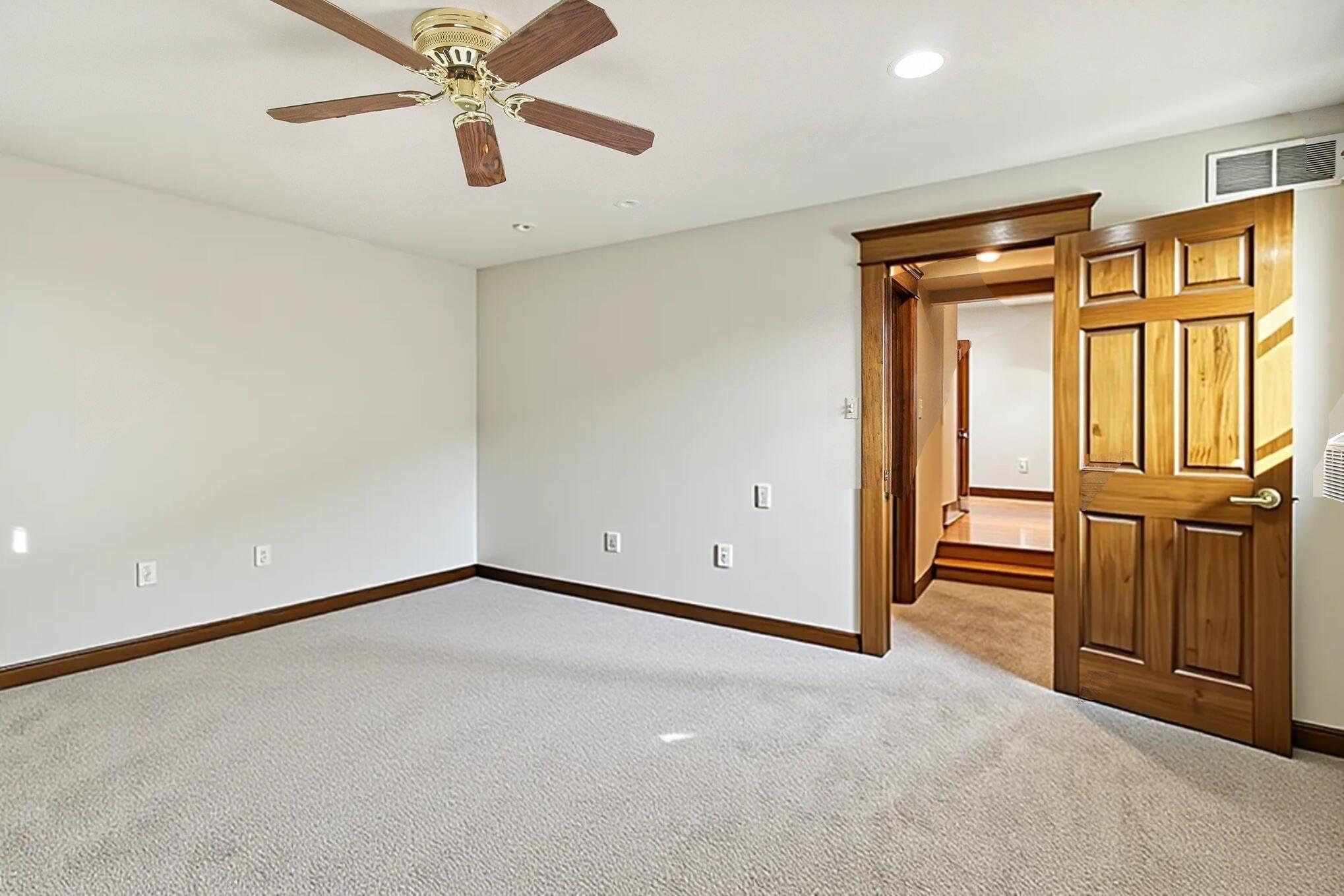 484 Van Voast Avenue Property Photo 14