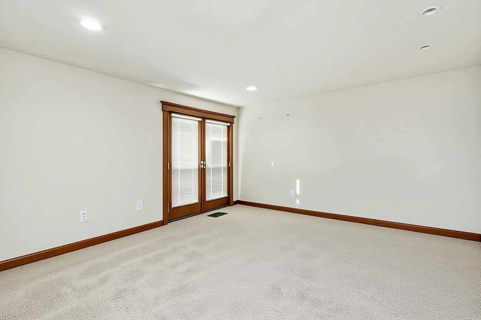 484 Van Voast Avenue Property Photo 16