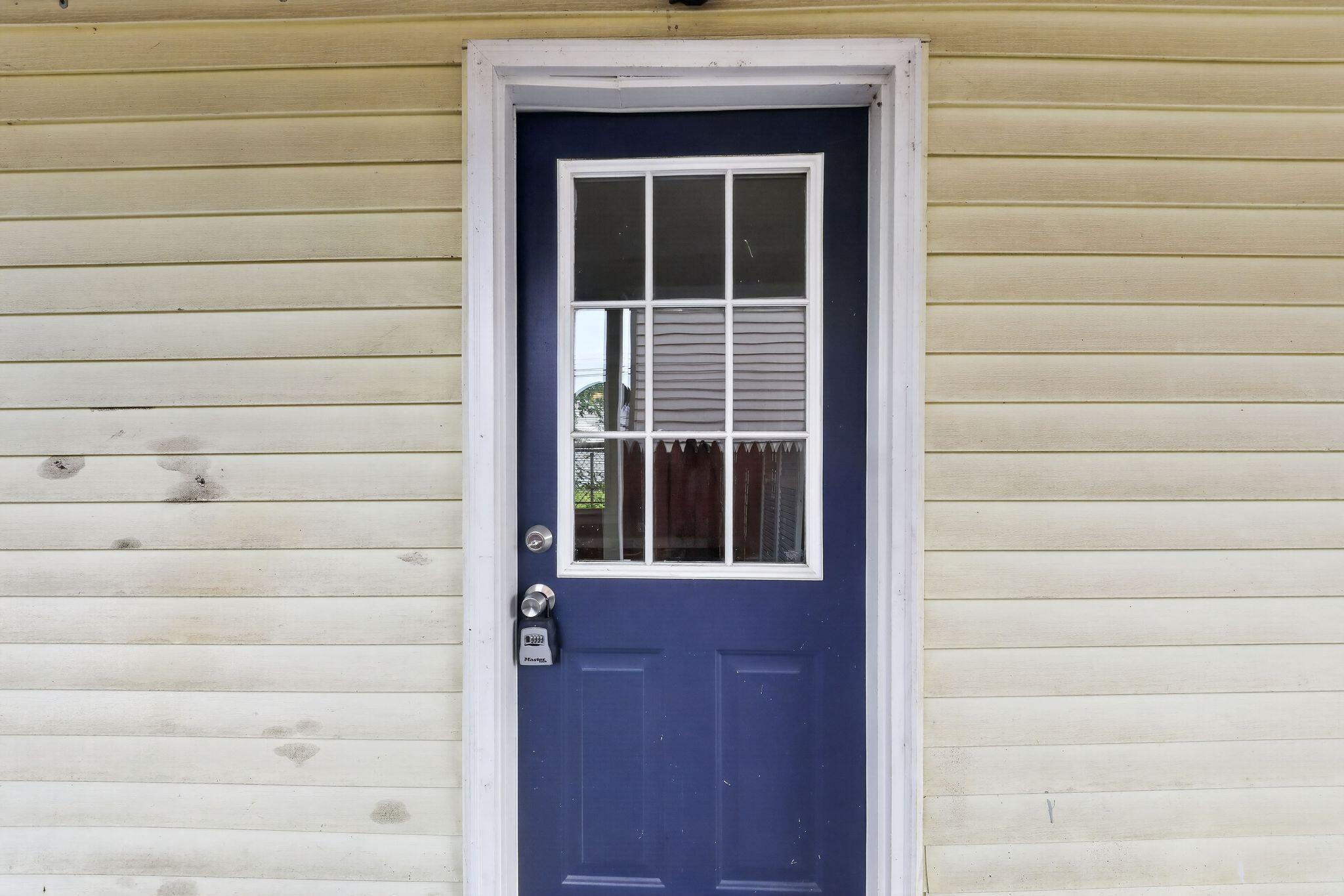 4347 Huntington Avenue Property Photo 7
