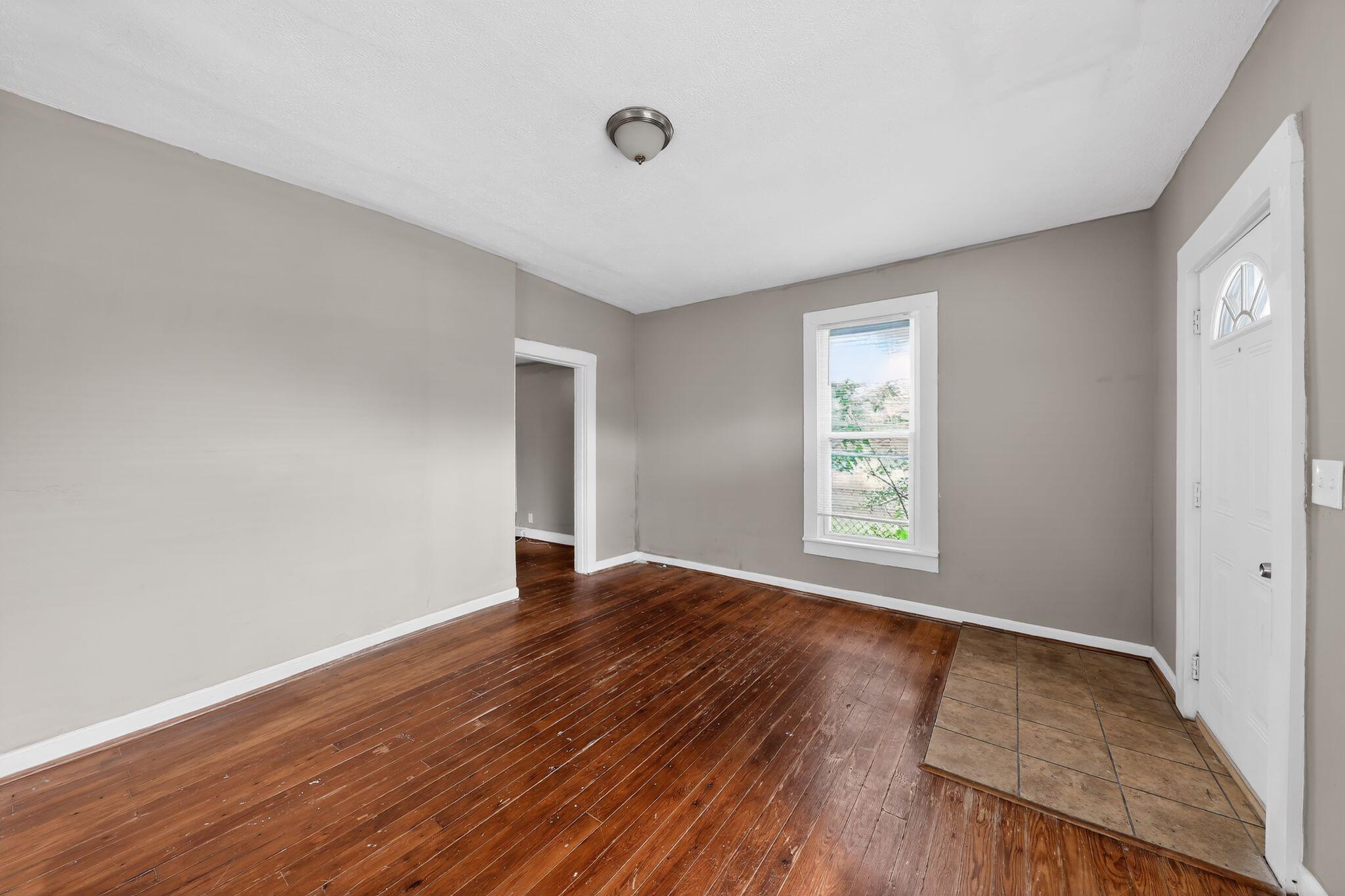 4347 Huntington Avenue Property Photo 9