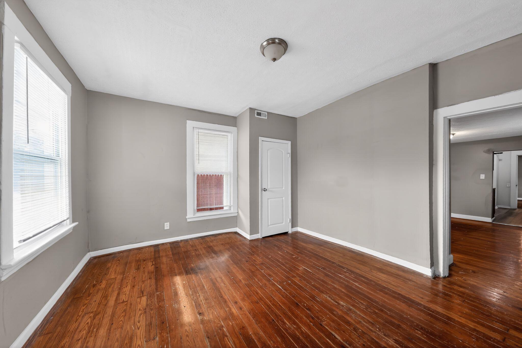 4347 Huntington Avenue Property Photo 11