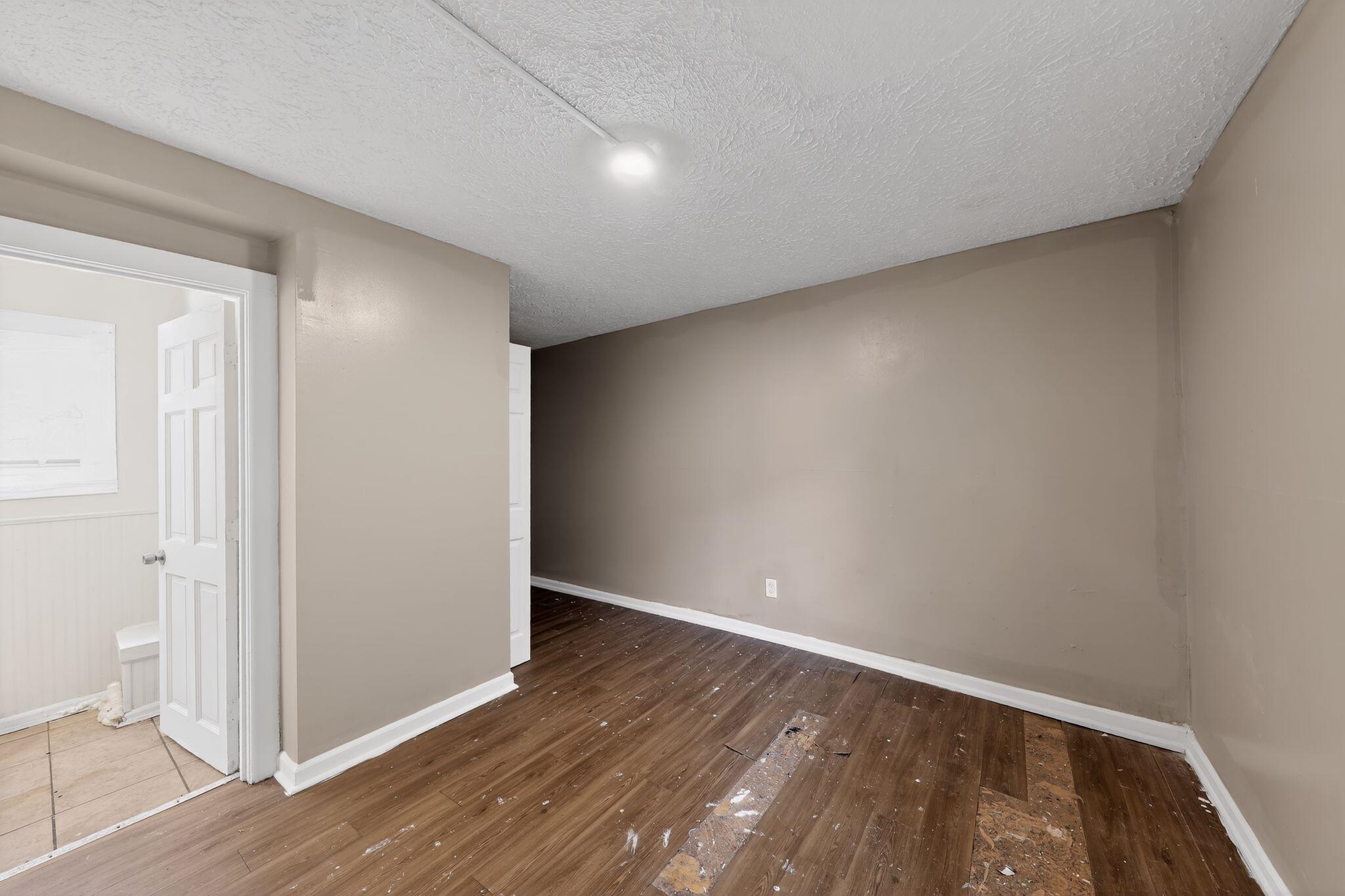 4347 Huntington Avenue Property Photo 12