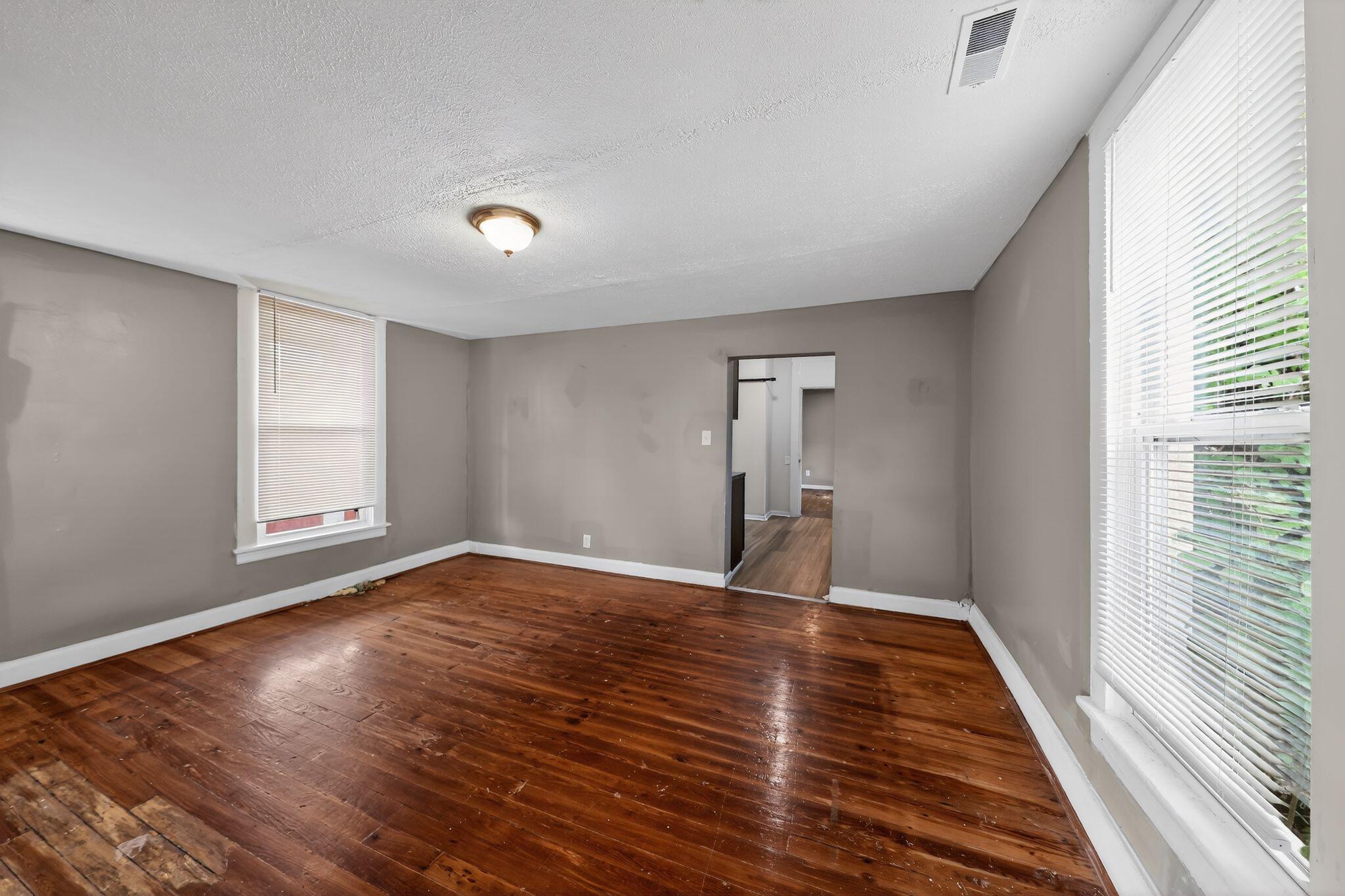 4347 Huntington Avenue Property Photo 13