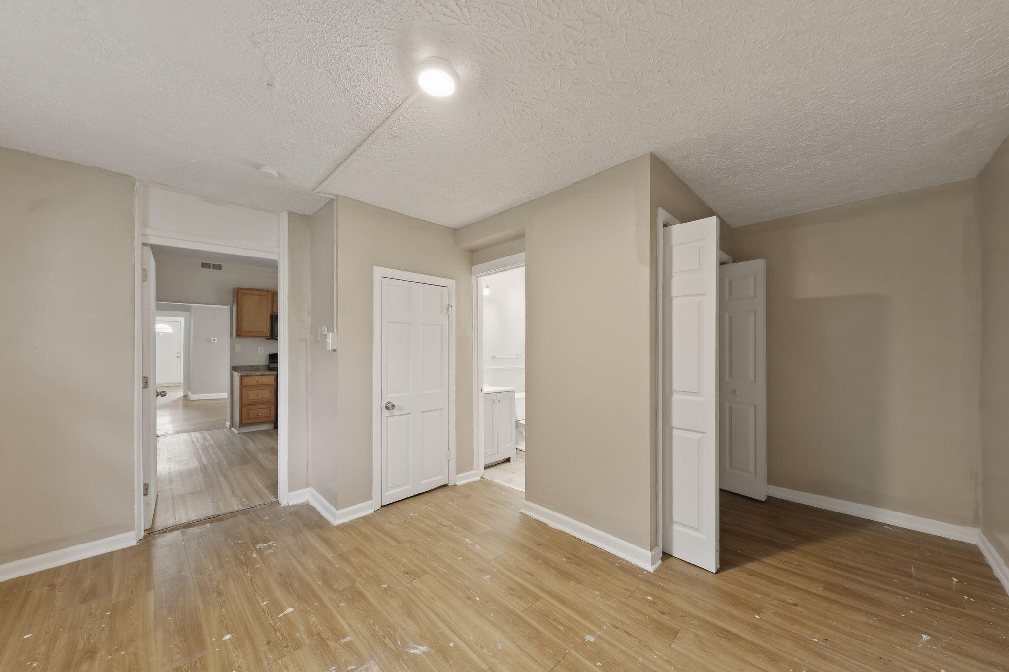 4347 Huntington Avenue Property Photo 14