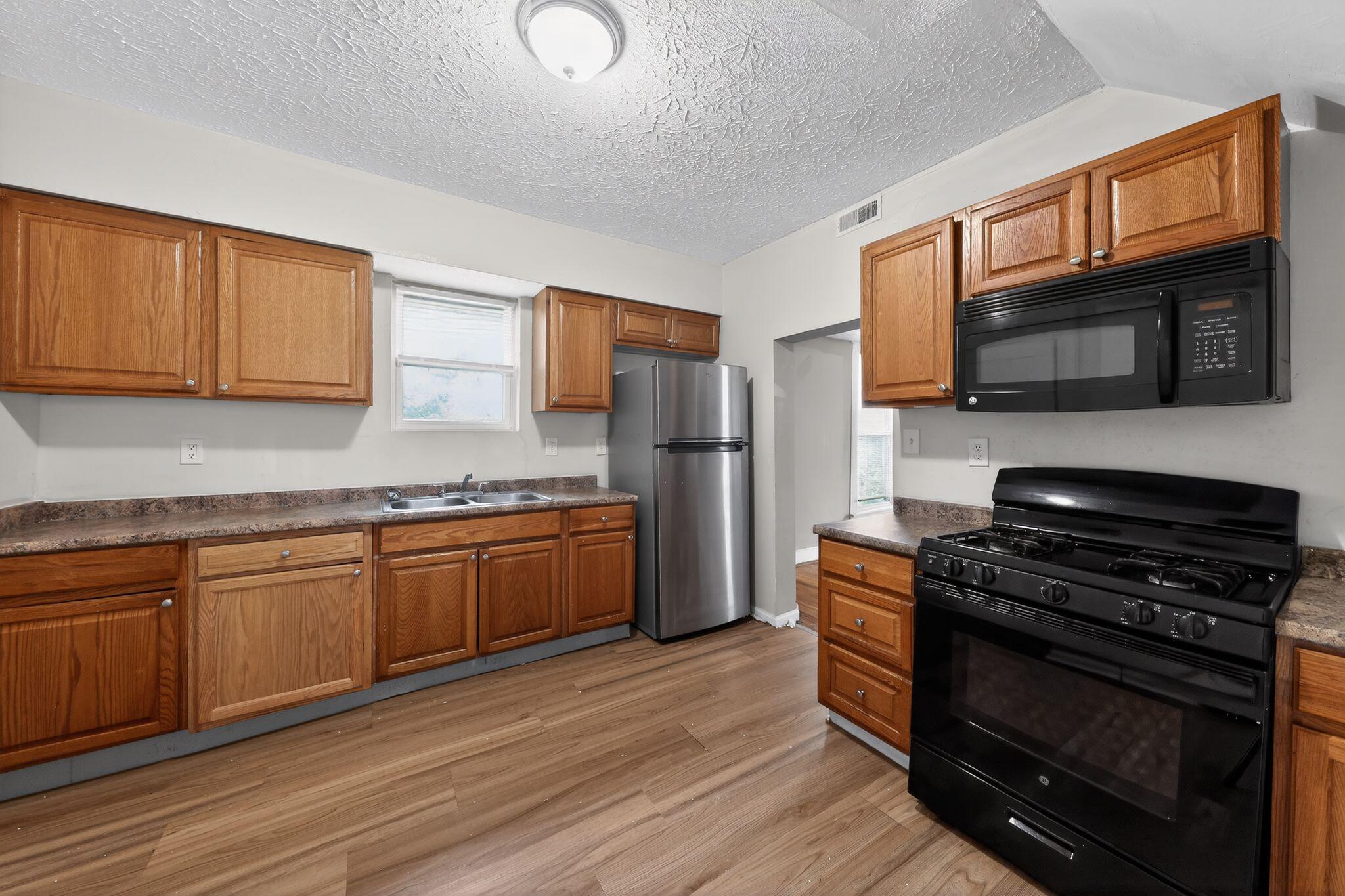 4347 Huntington Avenue Property Photo 17