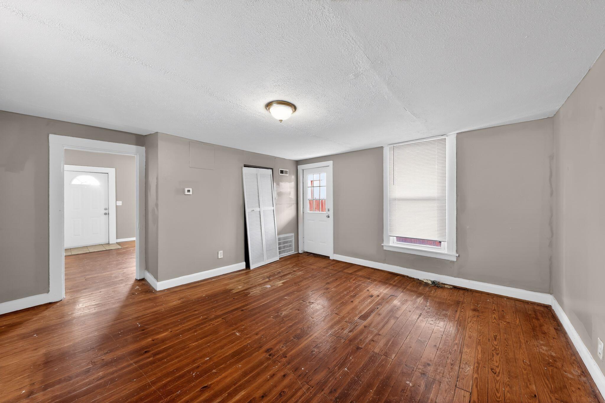 4347 Huntington Avenue Property Photo 19