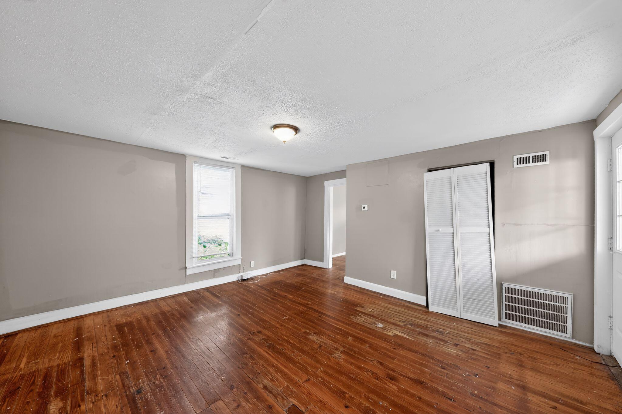 4347 Huntington Avenue Property Photo 20
