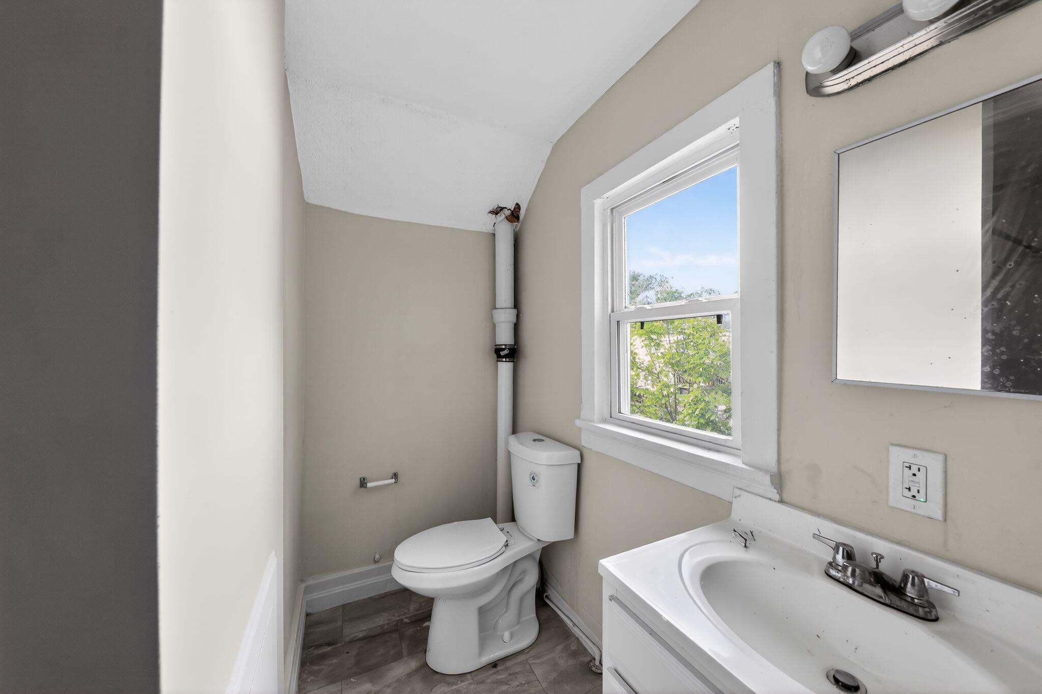 4347 Huntington Avenue Property Photo 23