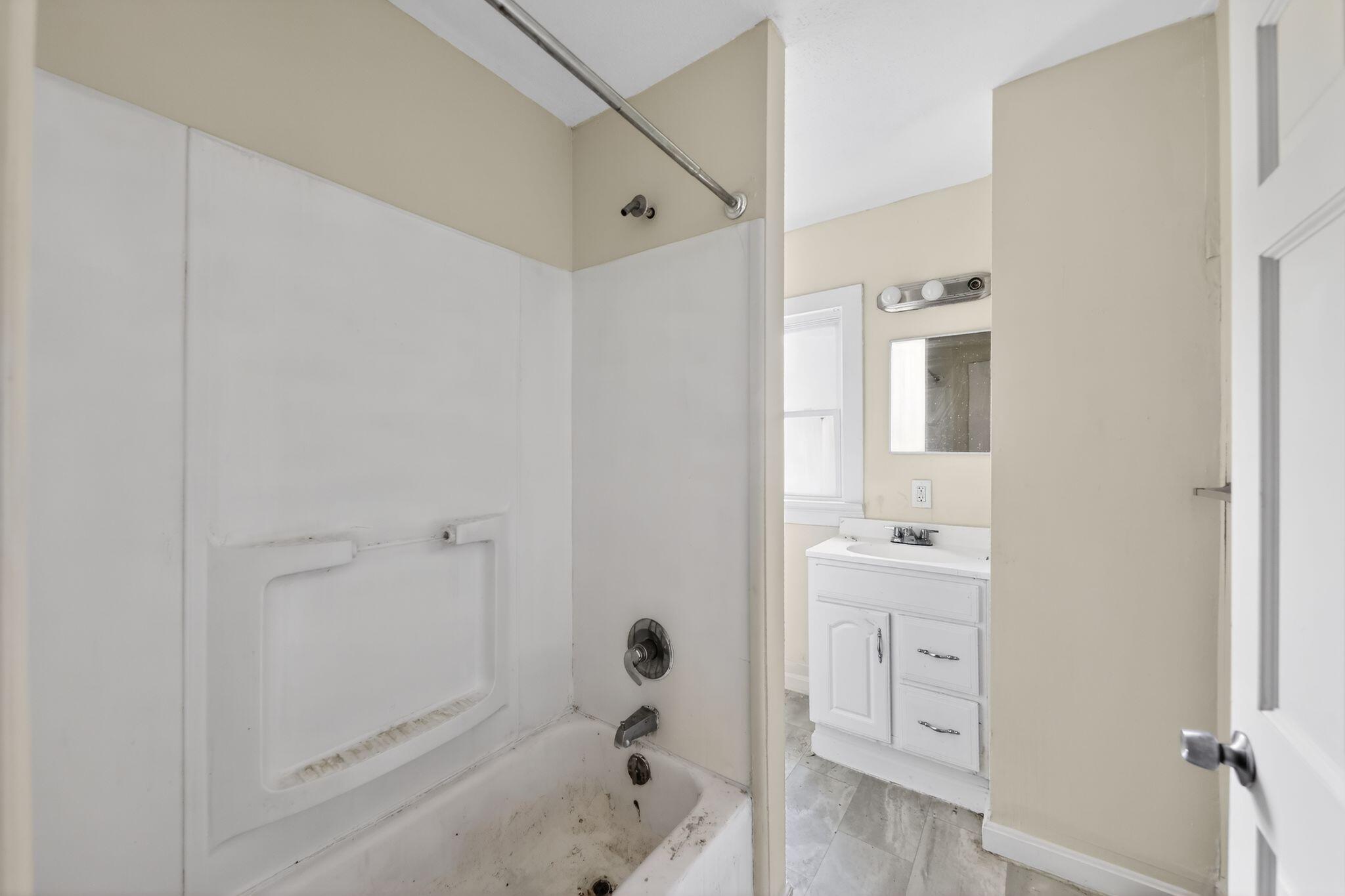 4347 Huntington Avenue Property Photo 24