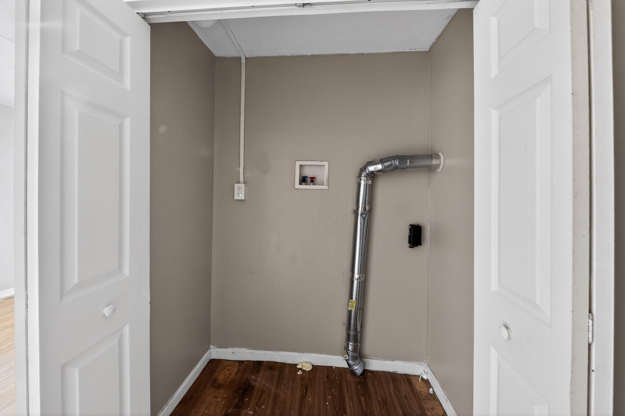 4347 Huntington Avenue Property Photo 26