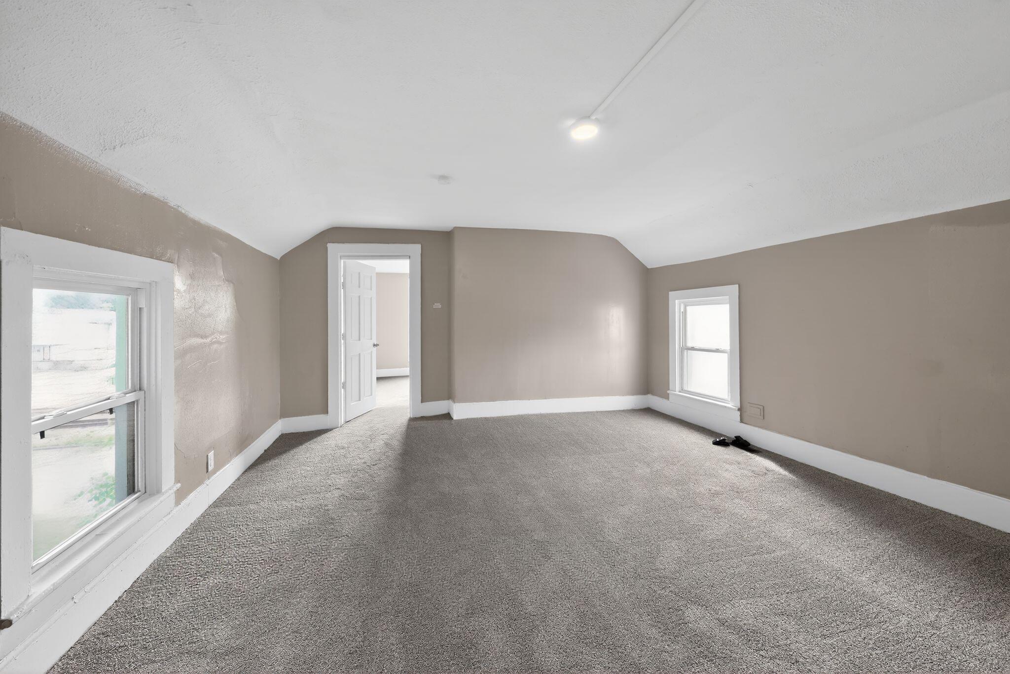 4347 Huntington Avenue Property Photo 28
