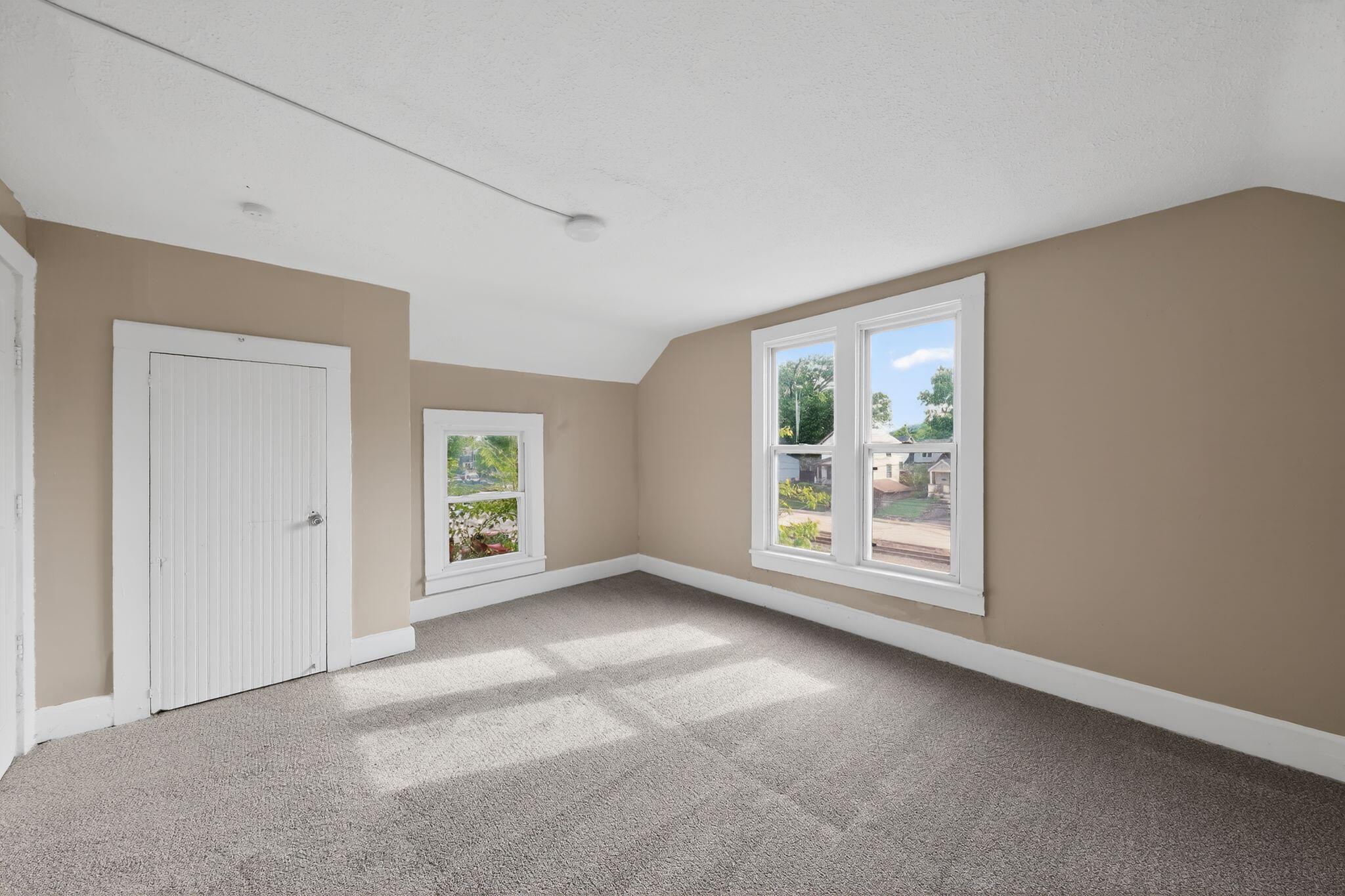 4347 Huntington Avenue Property Photo 30