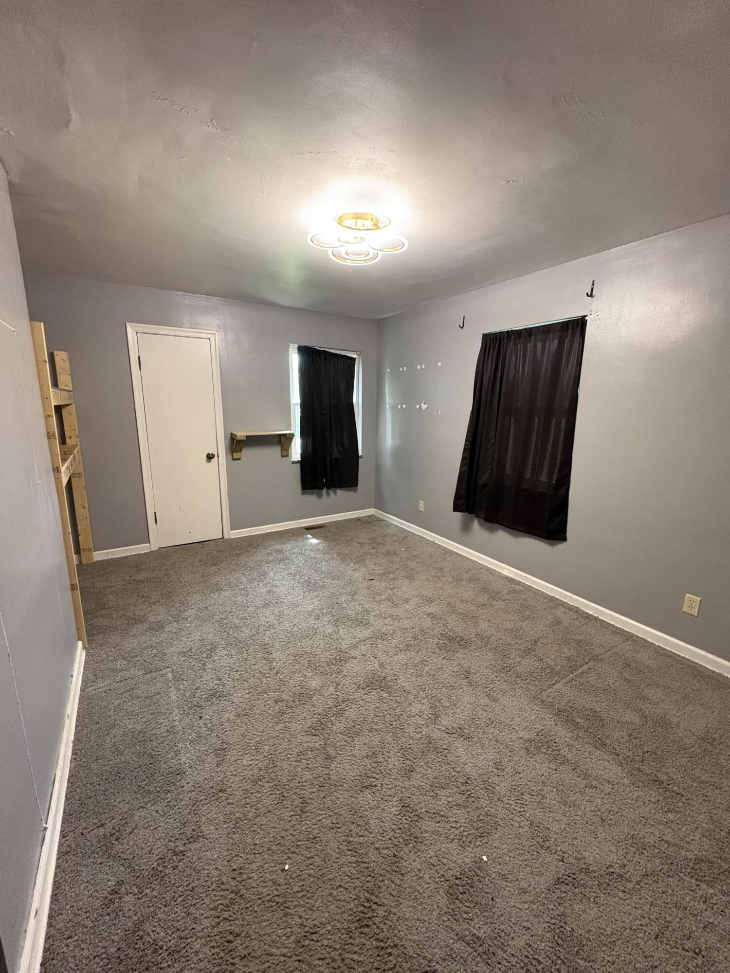 1 Garnett Avenue Property Photo 3