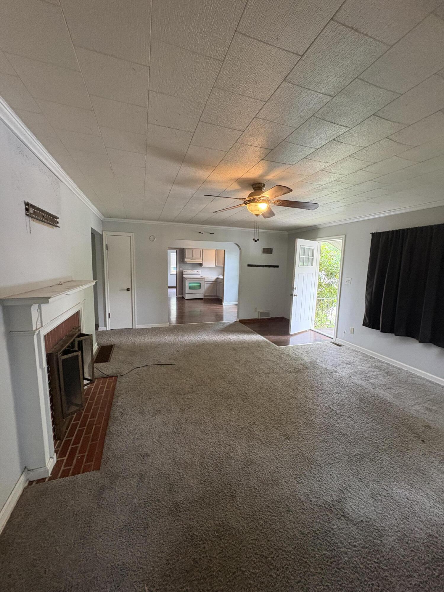 1 Garnett Avenue Property Photo 4