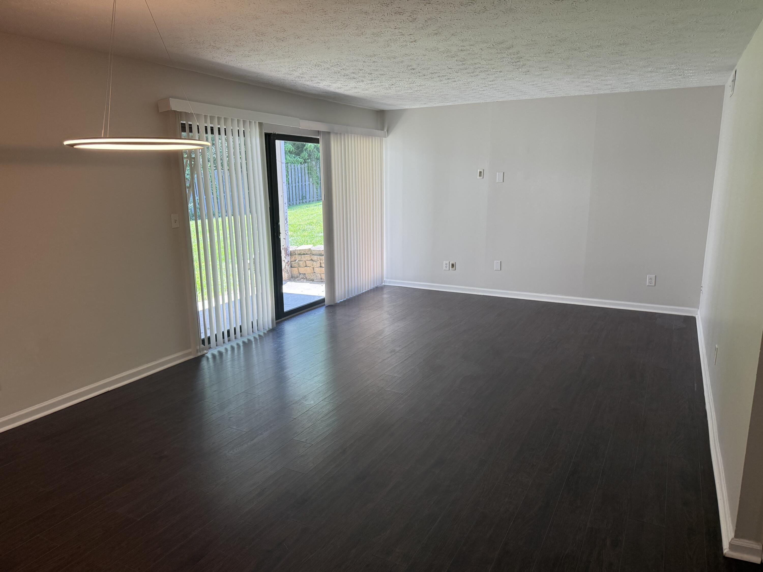 111 Winding Way, L Property Photo 11