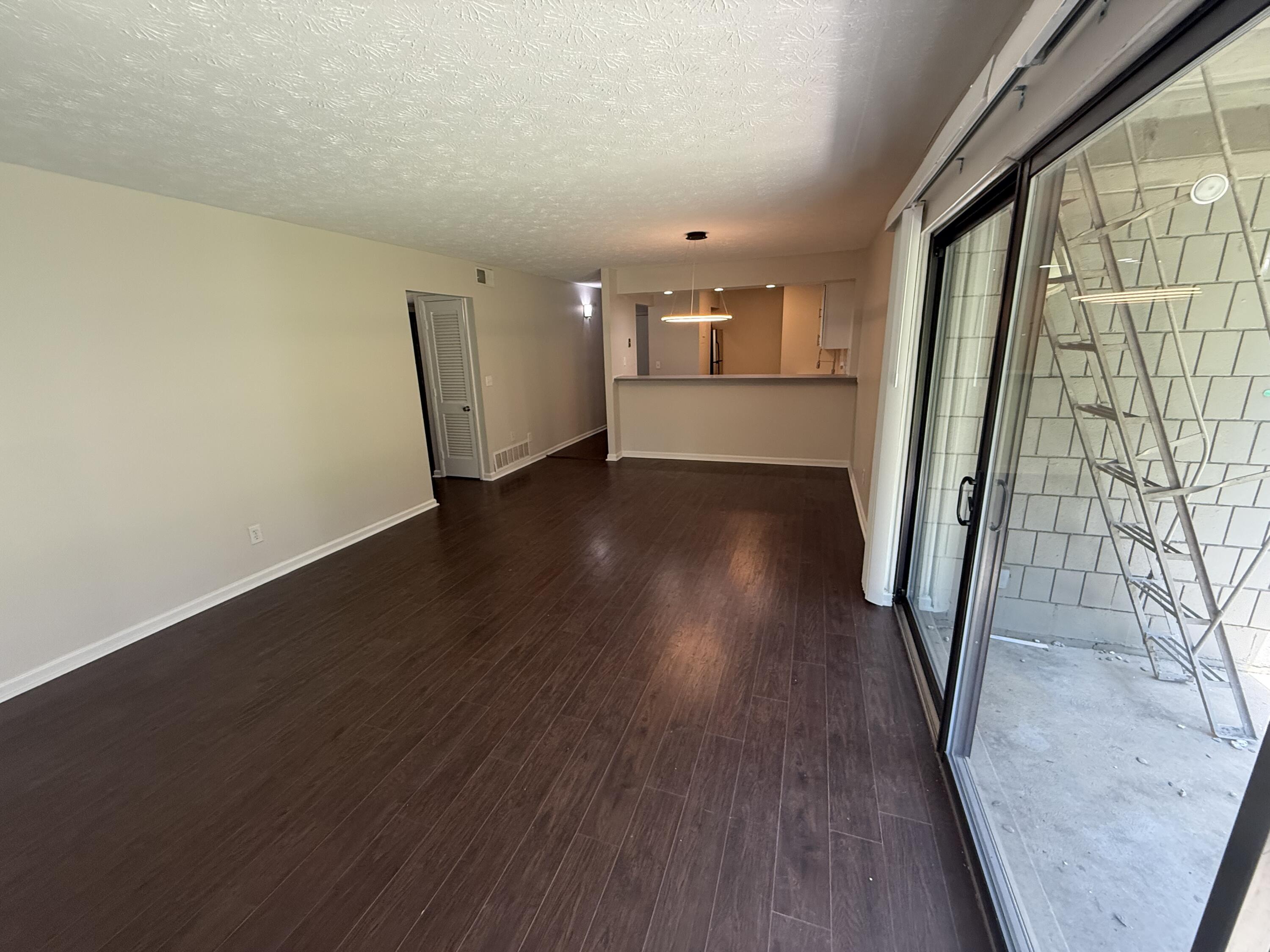 111 Winding Way, L Property Photo 12