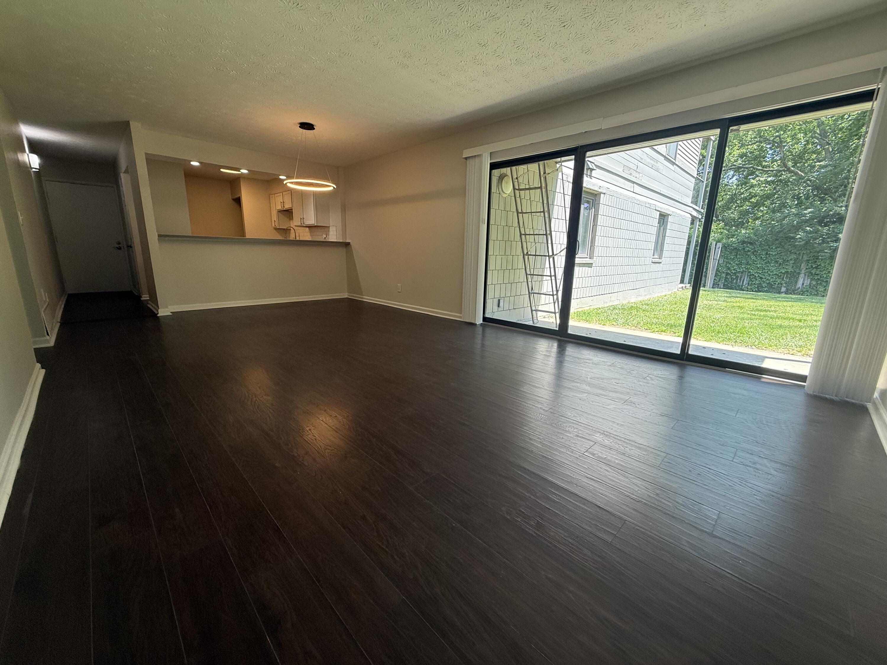 111 Winding Way, L Property Photo 13