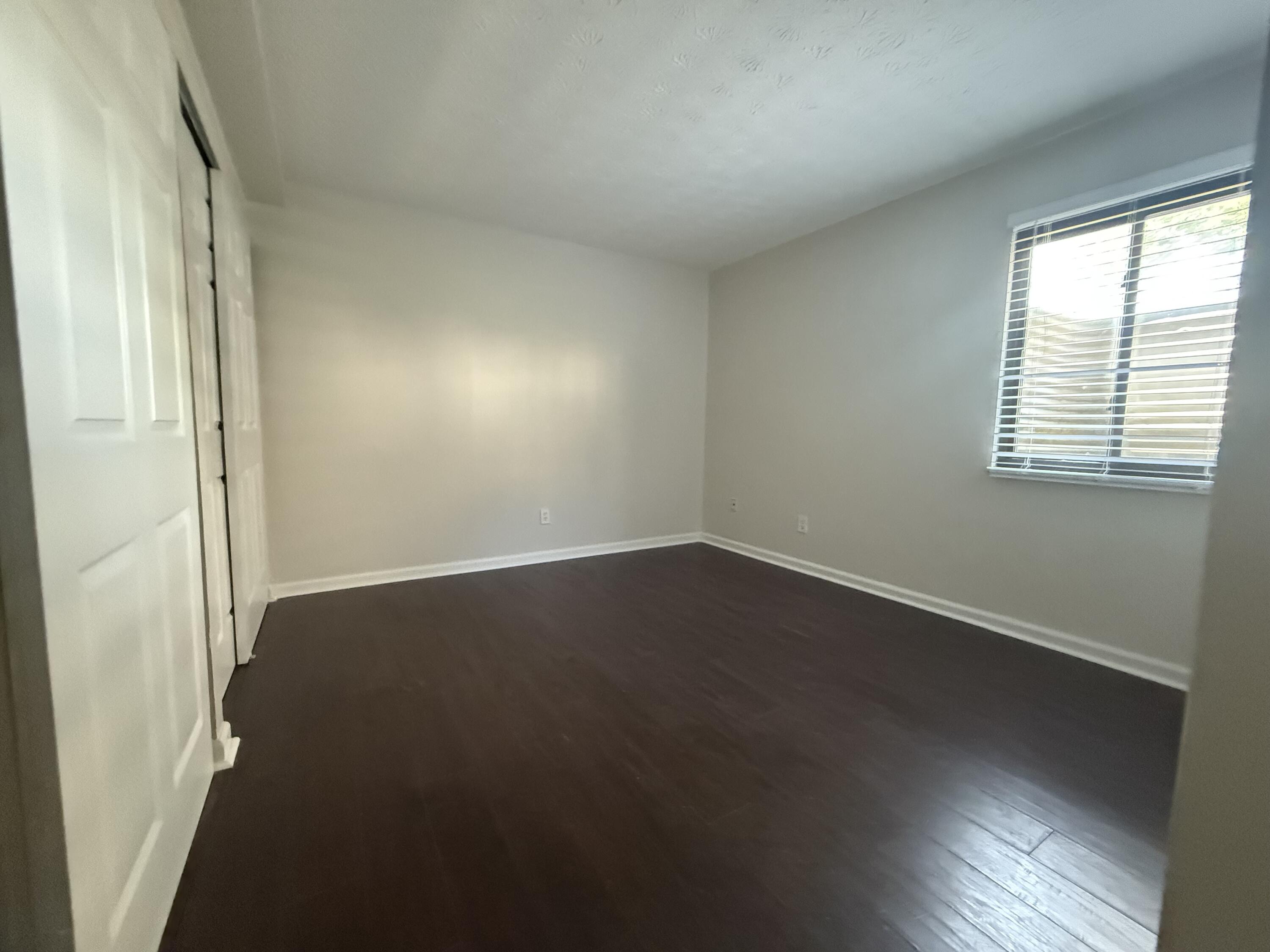 111 Winding Way, L Property Photo 17