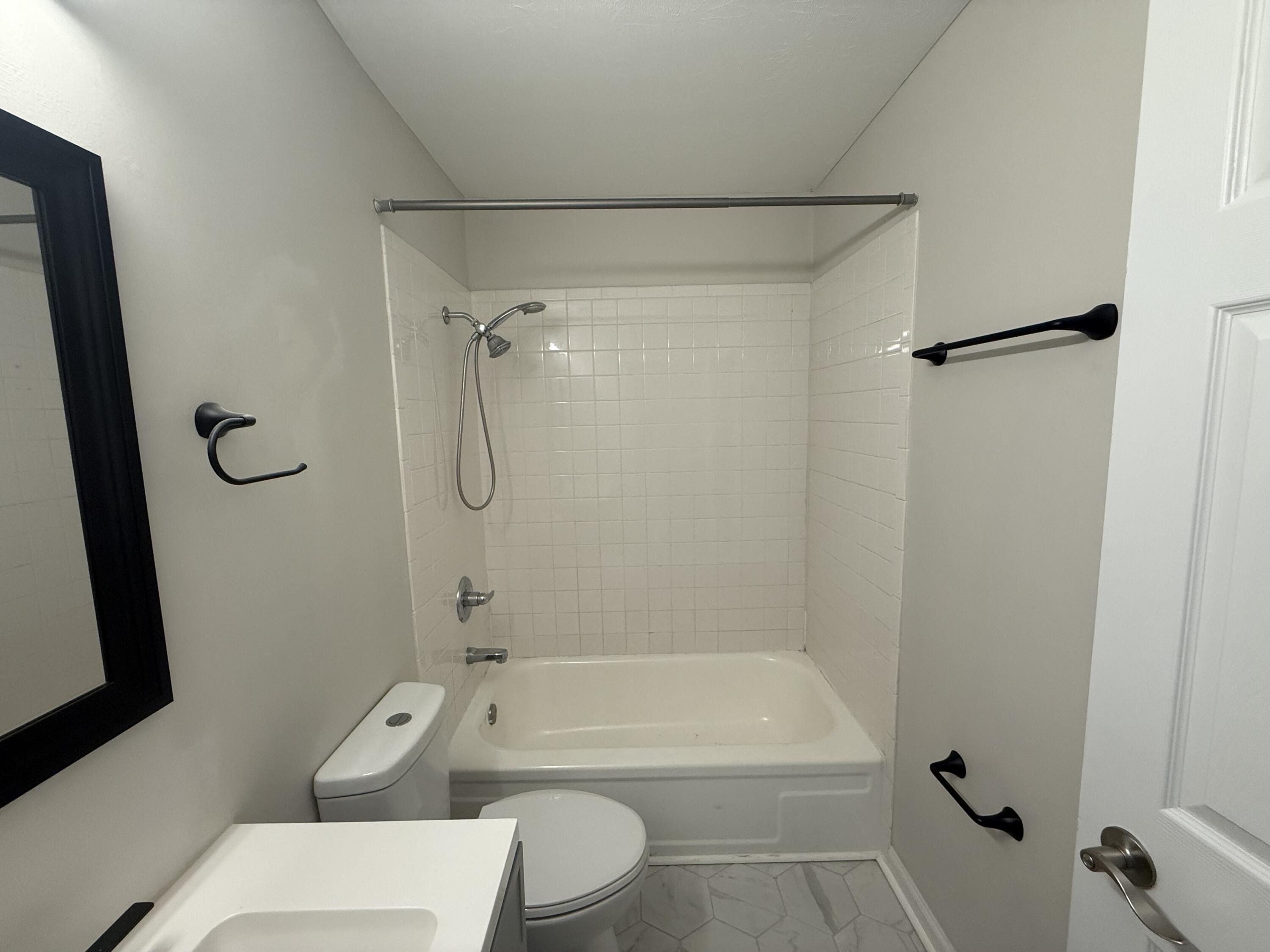 111 Winding Way, L Property Photo 19
