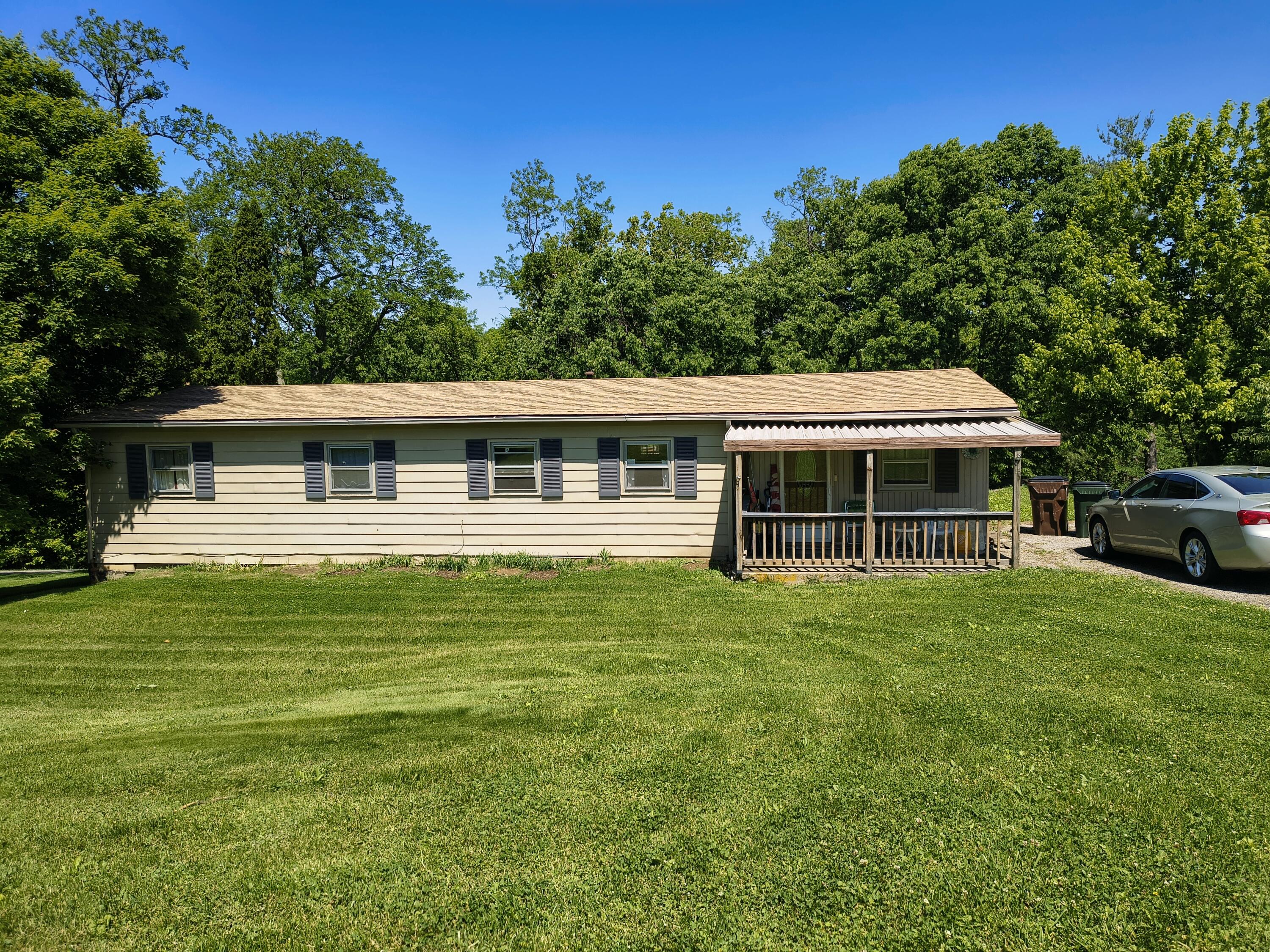2976 Senour Road Property Photo 1