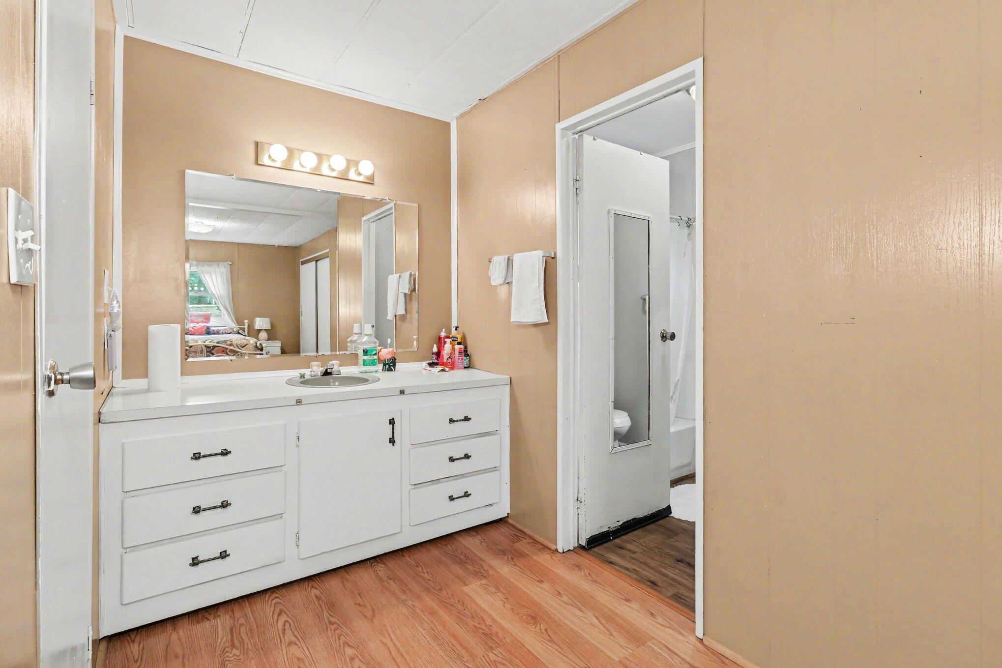 2976 Senour Road Property Photo 12