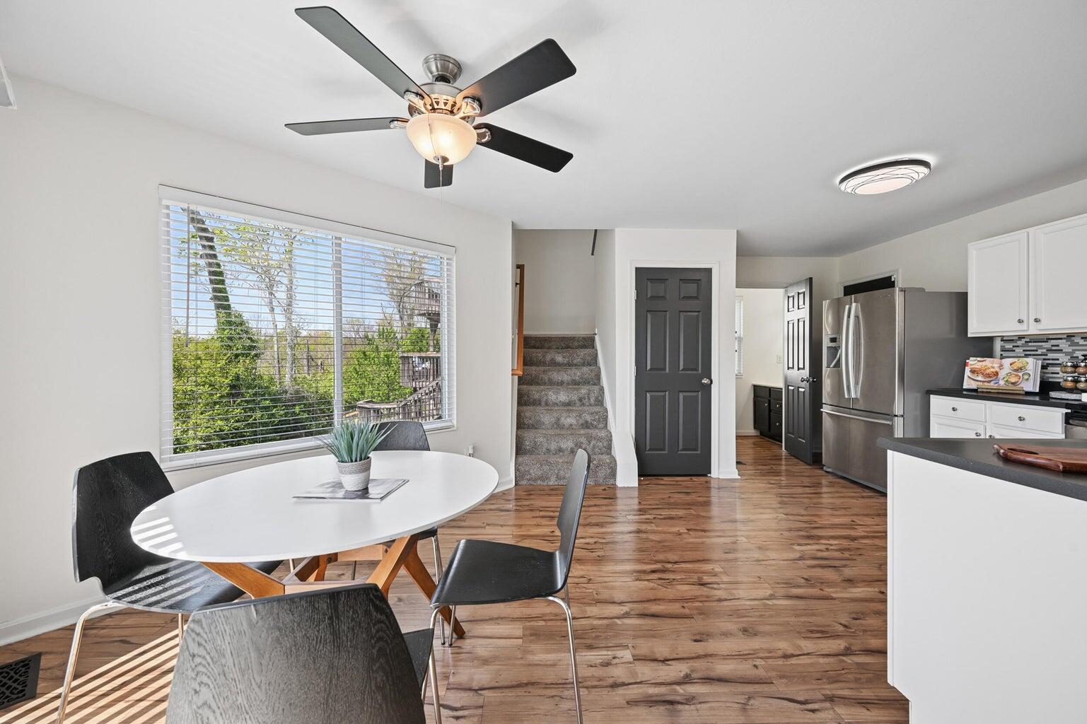 10133 Meadow Glen Drive Property Photo 7