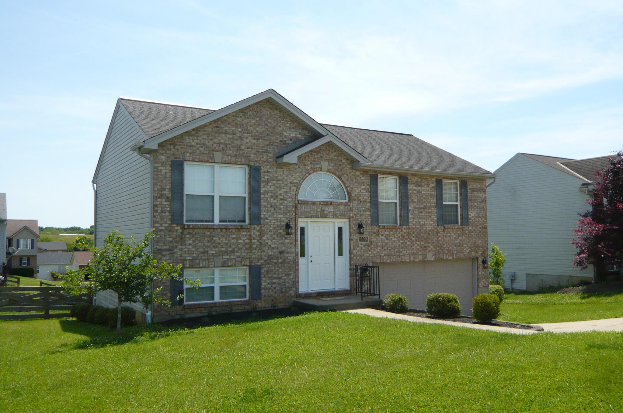 209 Alexis Circle Property Photo 1