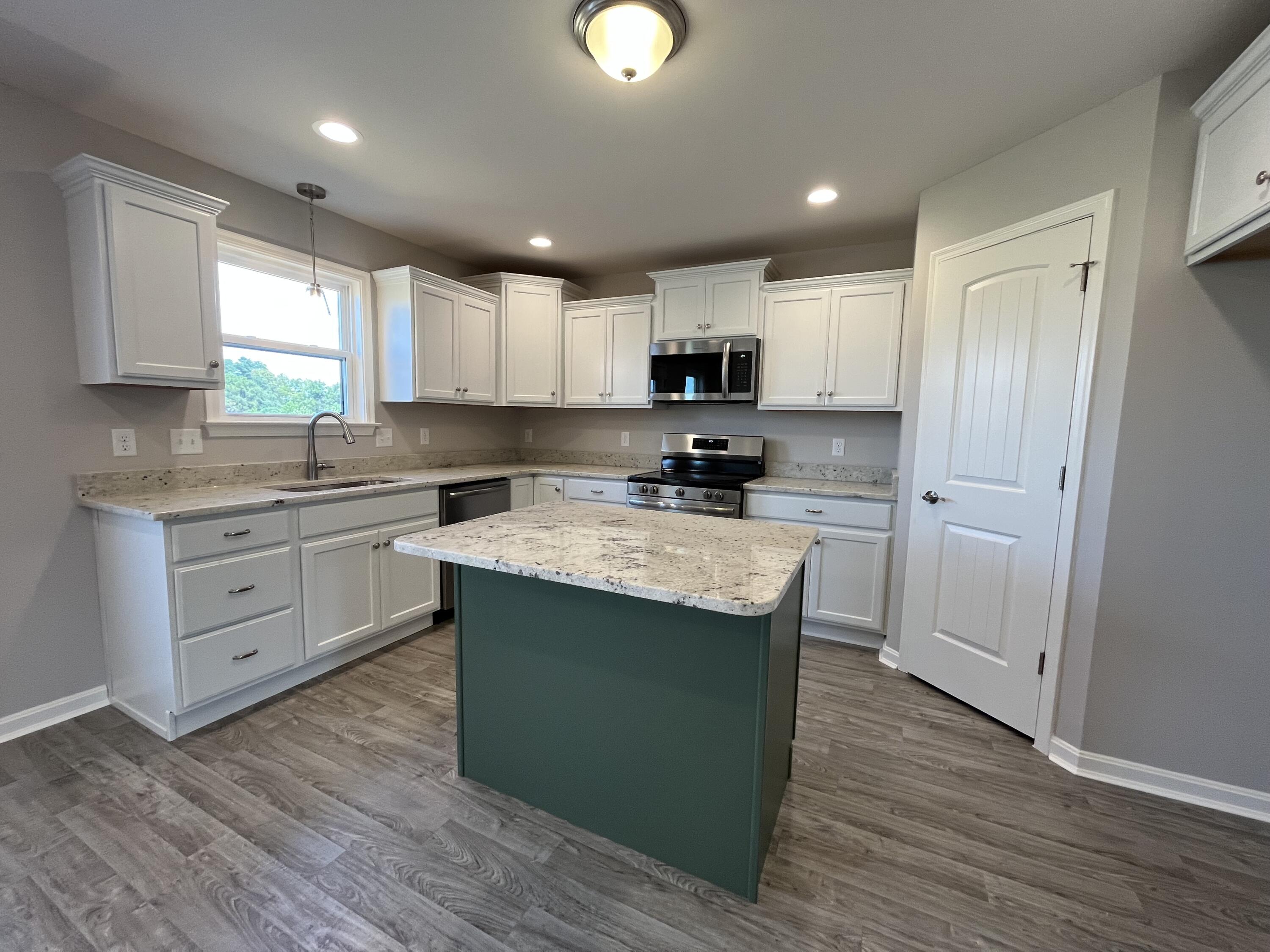 1413 Brookline Court Property Photo 2