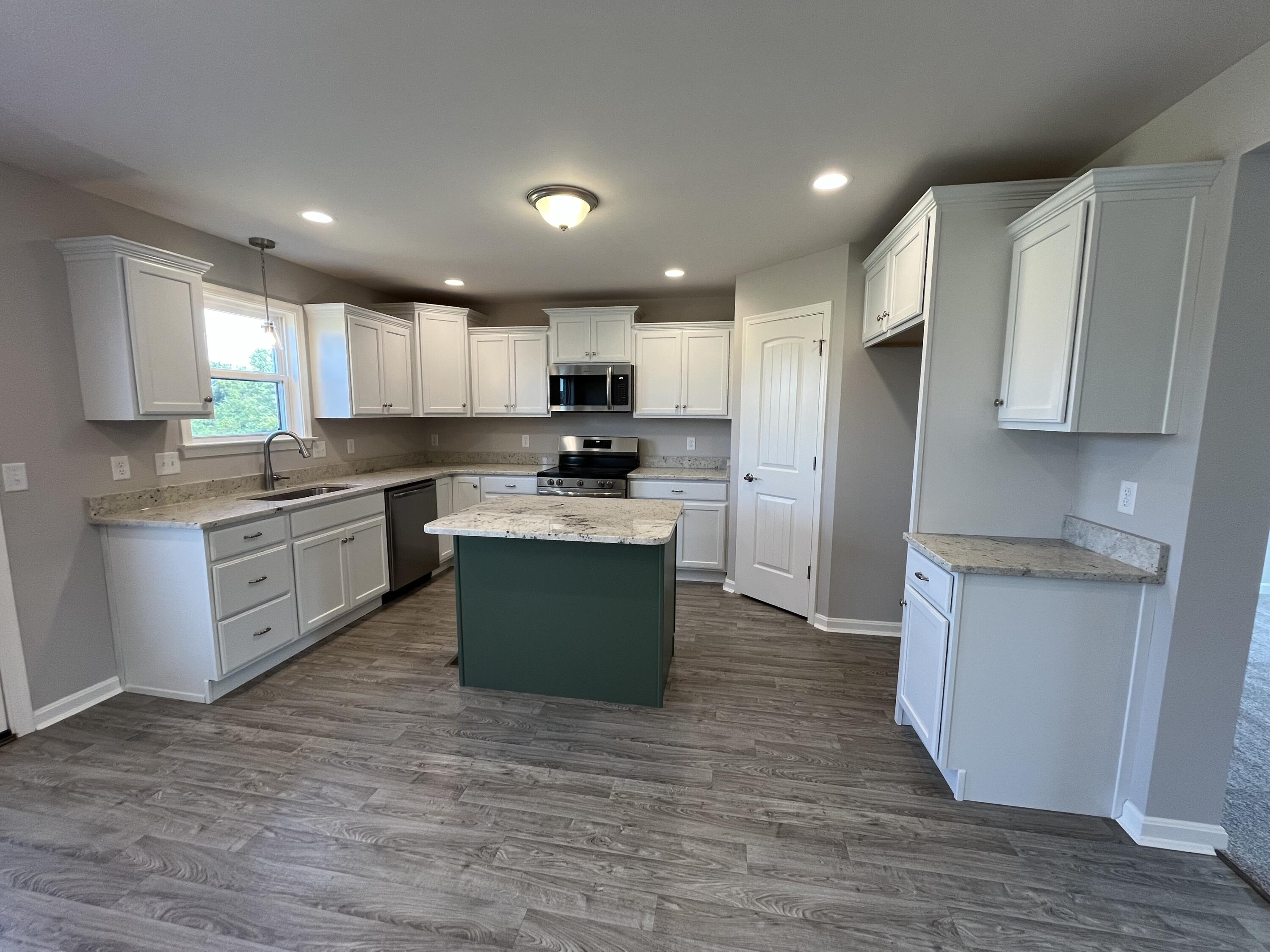 1413 Brookline Court Property Photo 6