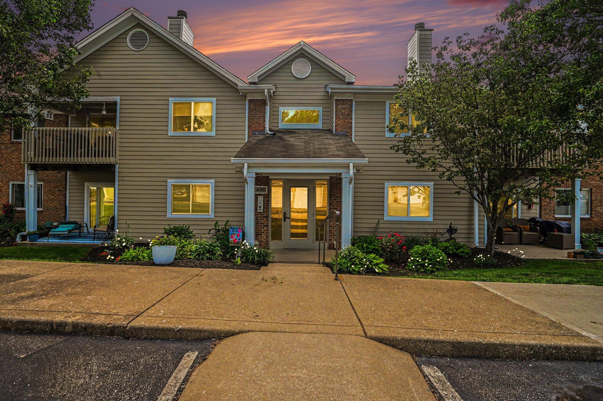 490 Lakeview Drive, 205