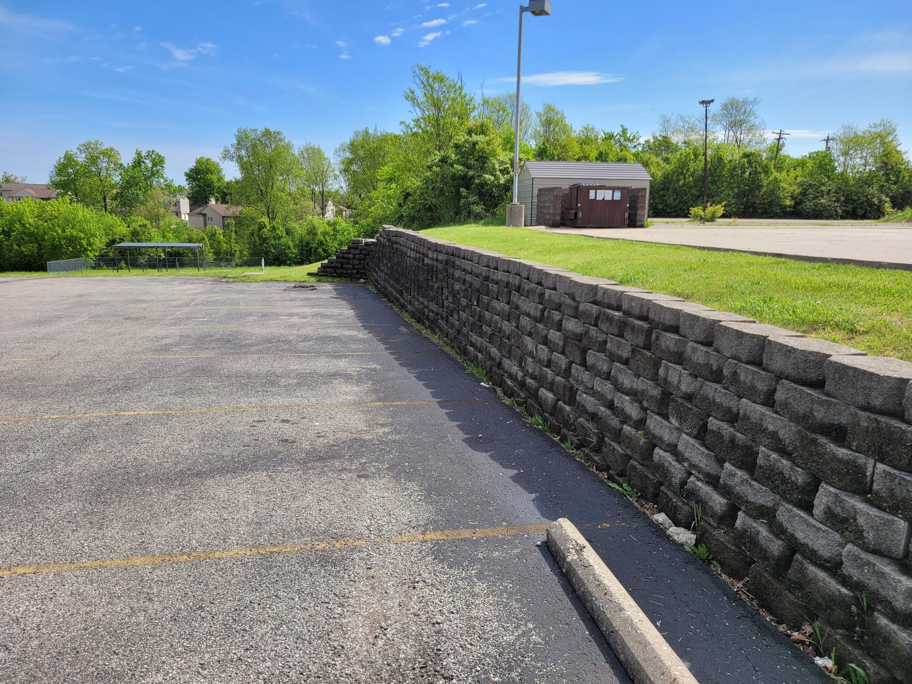385 Violet Road, E Property Photo 8
