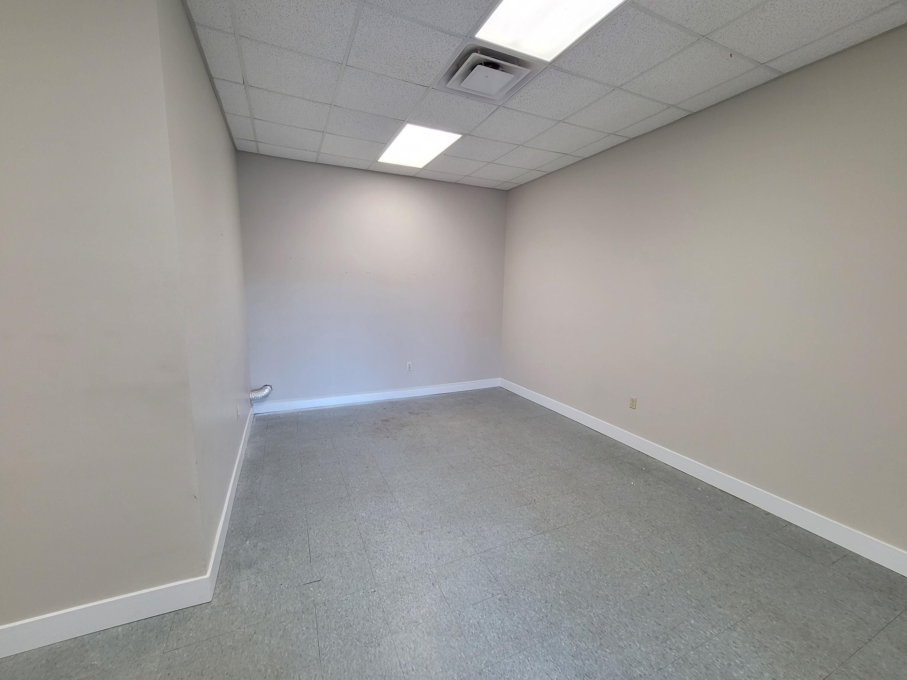 385 Violet Road, E Property Photo 16