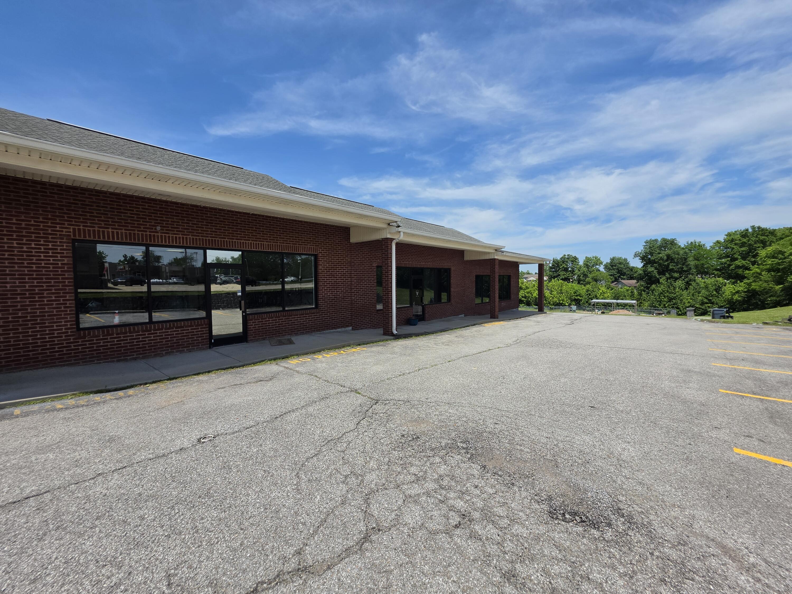 385 Violet Road, D Property Photo 1
