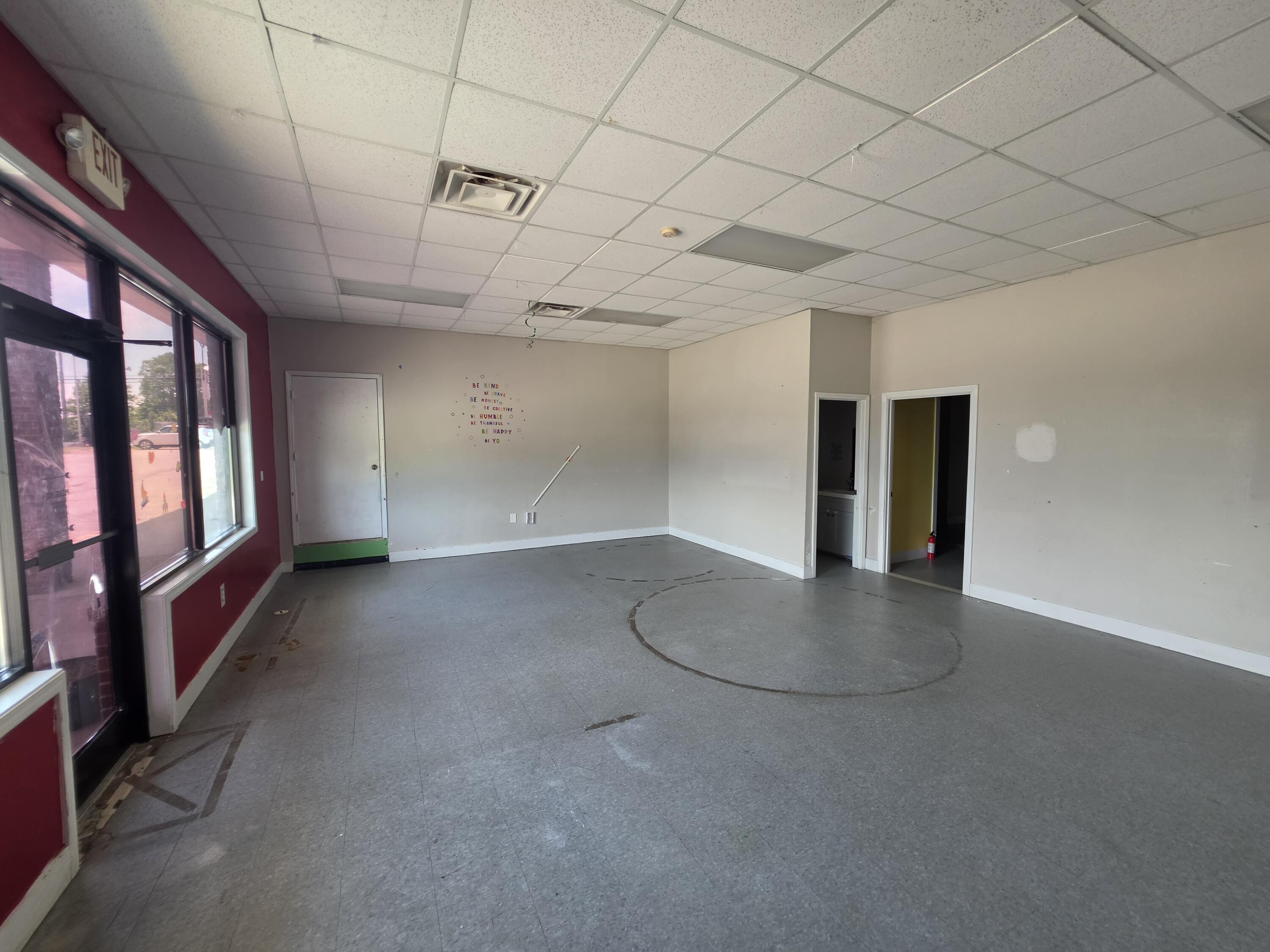 385 Violet Road, D Property Photo 4