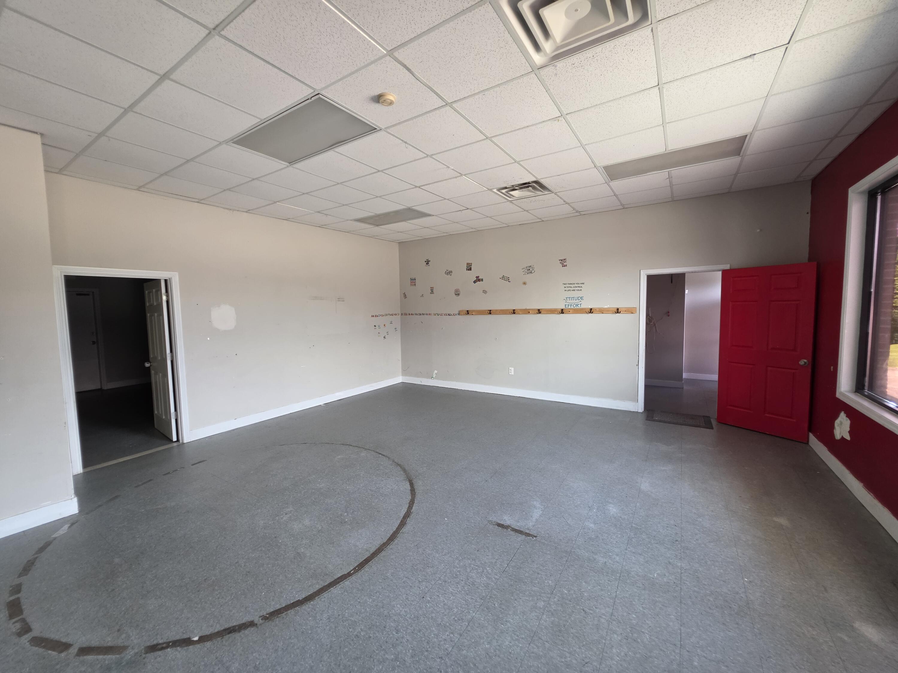 385 Violet Road, D Property Photo 5