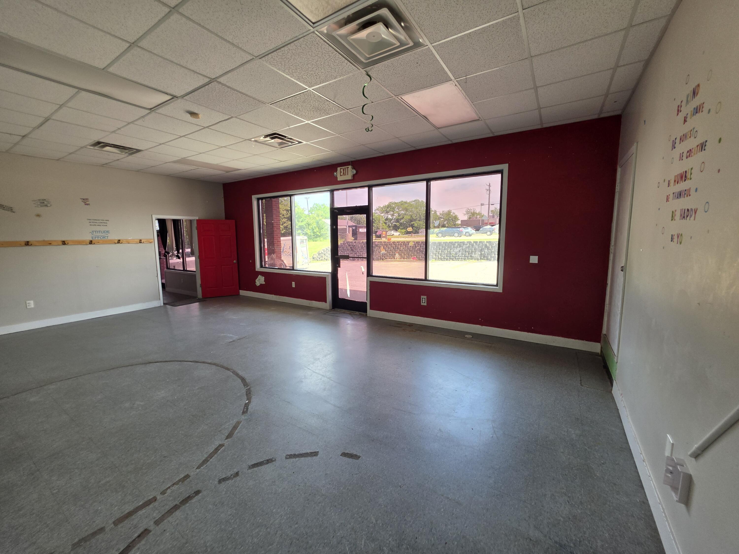 385 Violet Road, D Property Photo 6