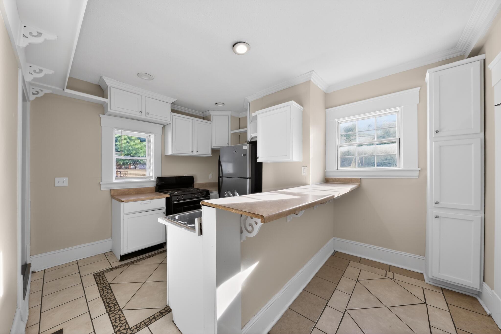 2710 Rosina Avenue Property Photo 9