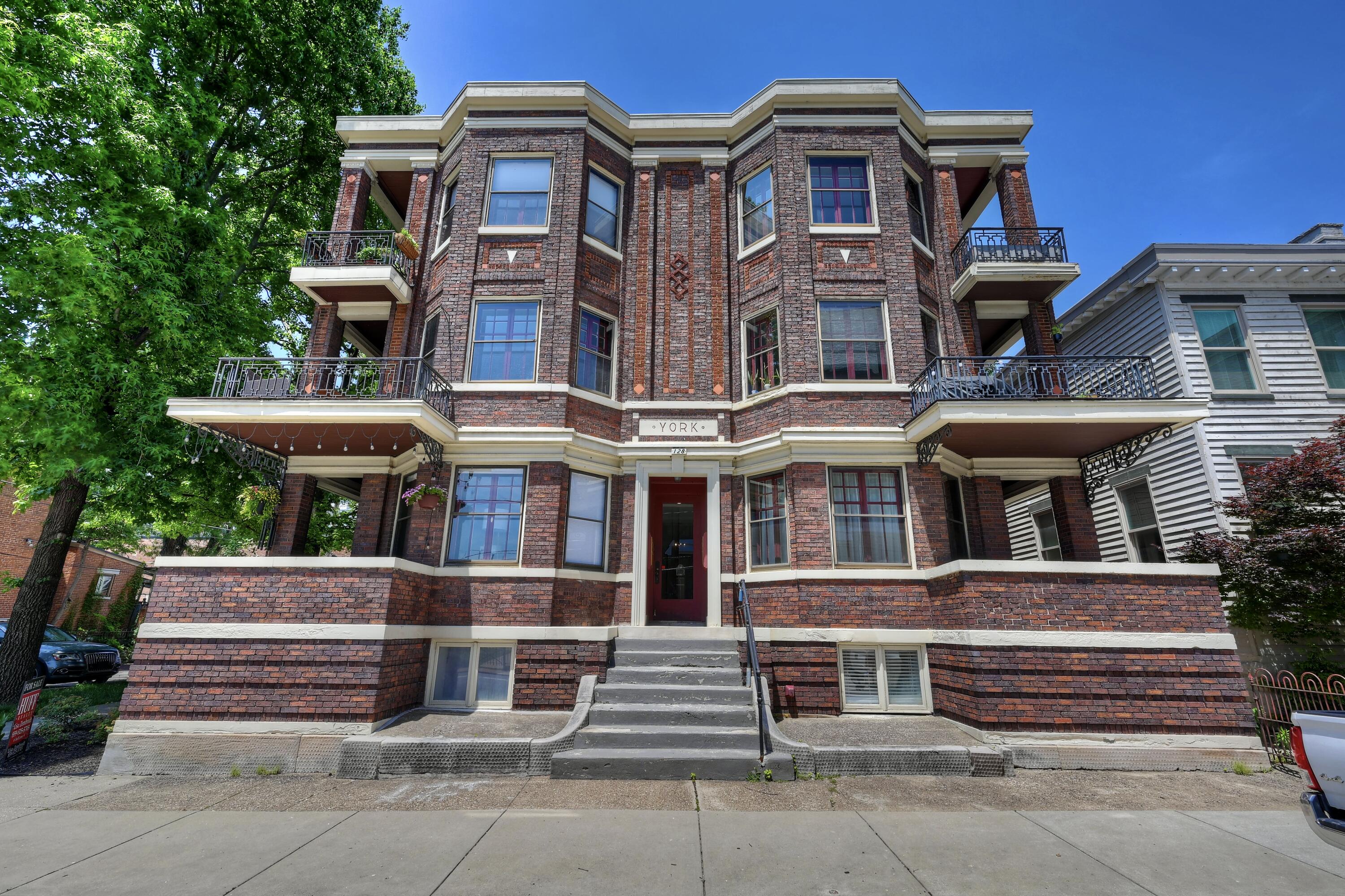 128 E 5th Street, 7 Property Photo 1