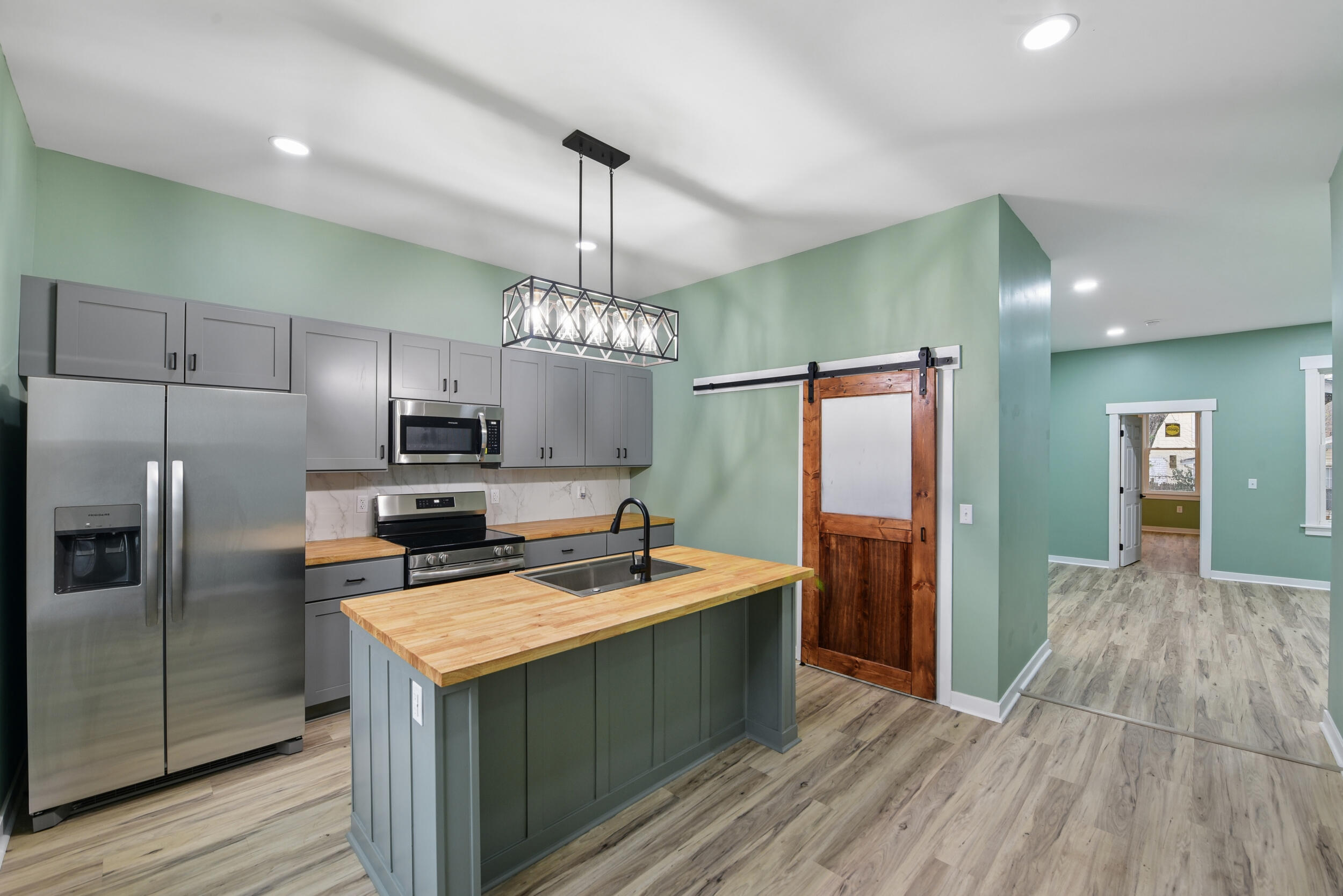 139 5th Avenue Property Photo 4