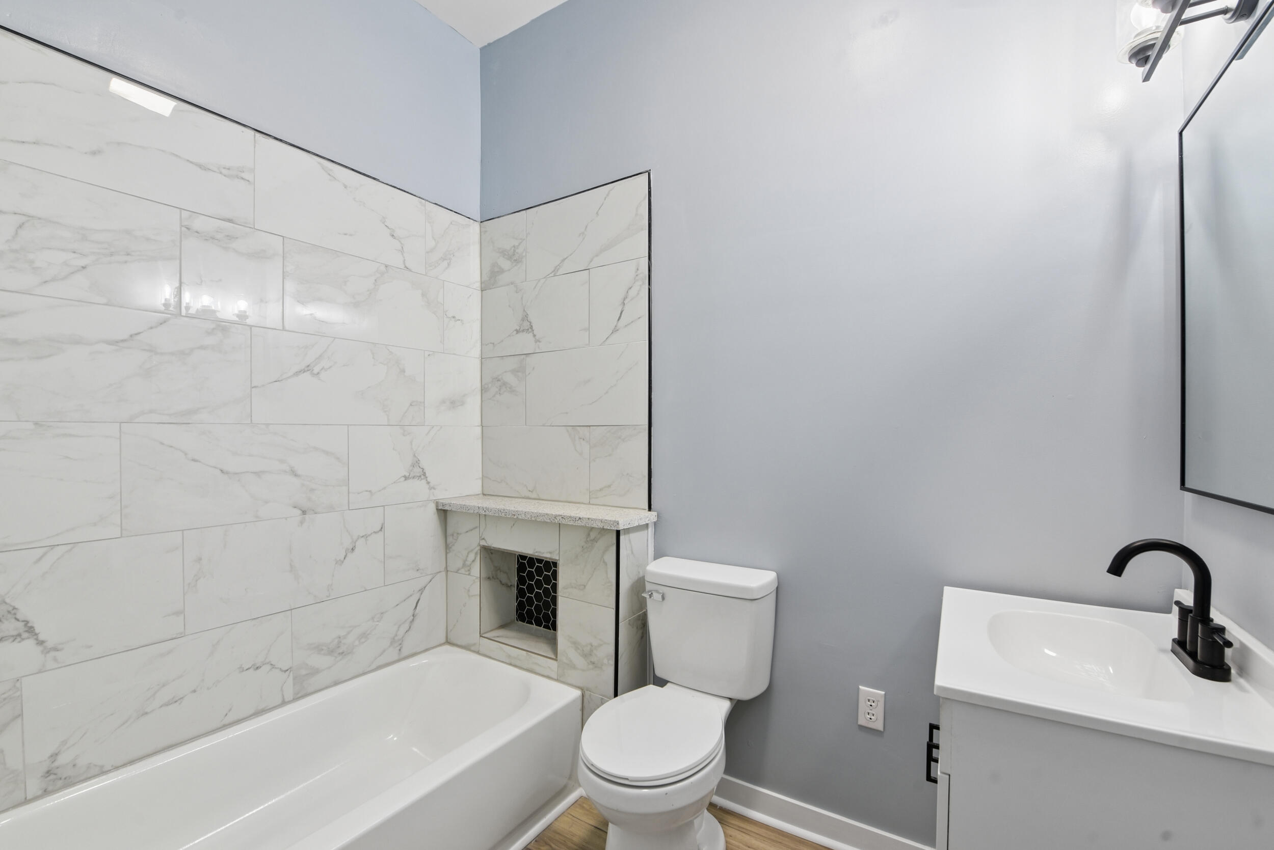 139 5th Avenue Property Photo 17