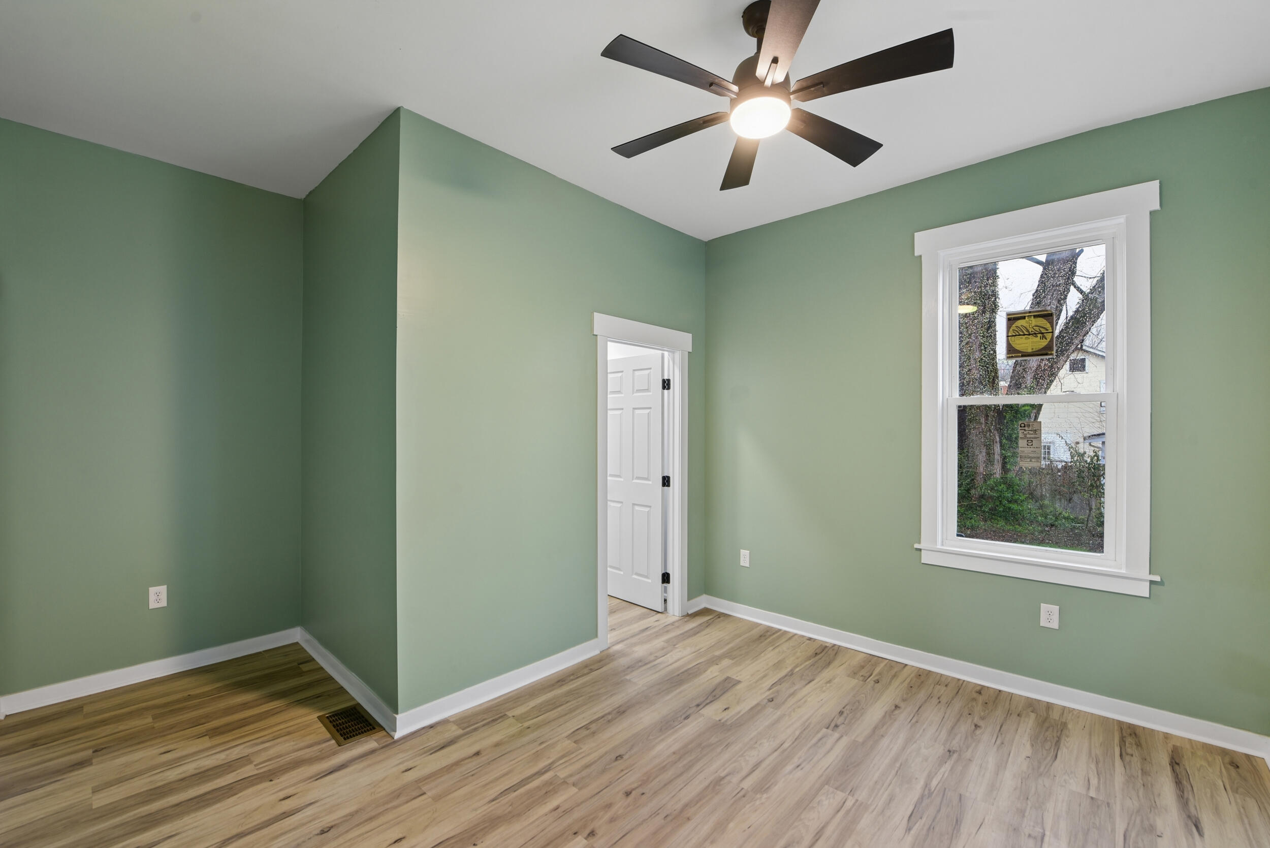 139 5th Avenue Property Photo 25